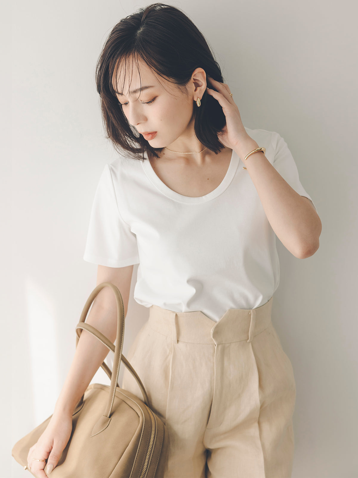 실크 터치 코튼 U넥 티