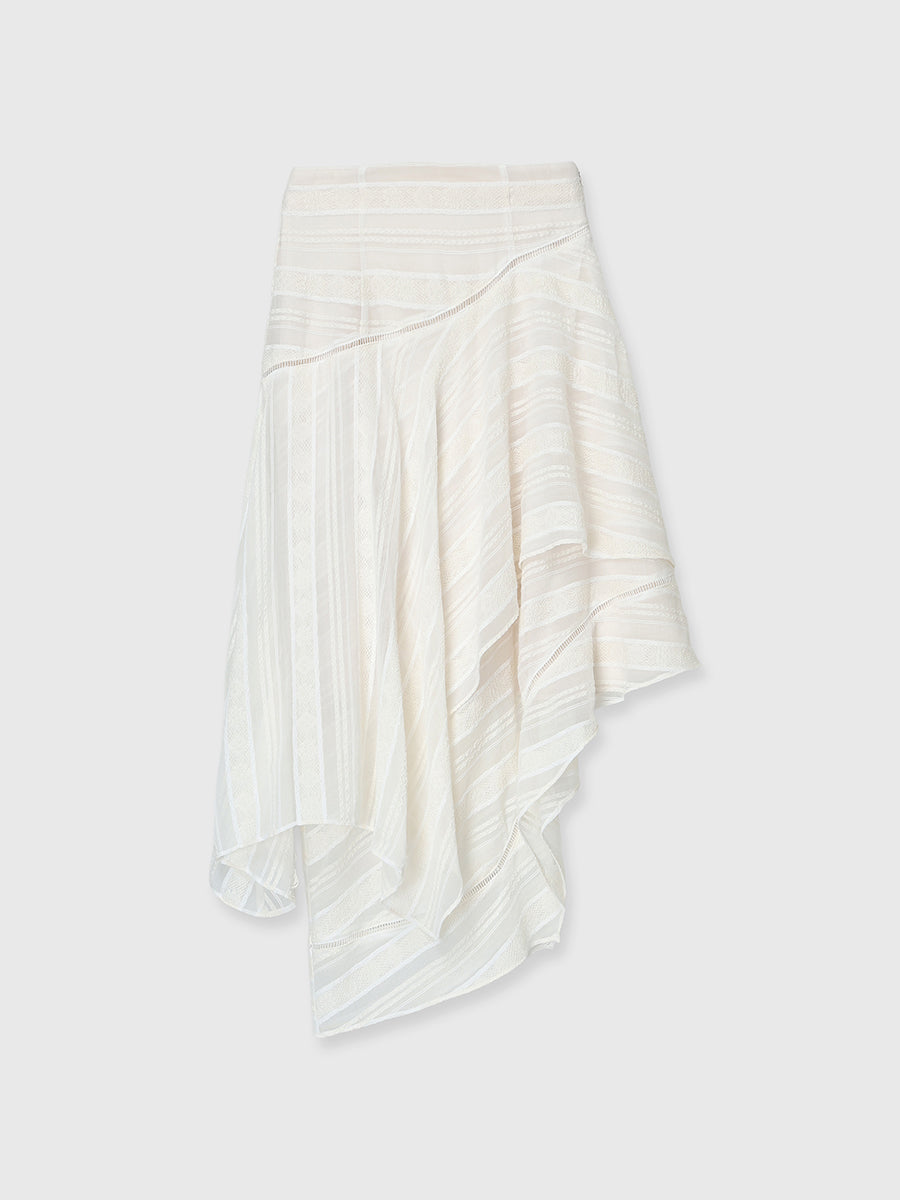 COLOR:WHITE