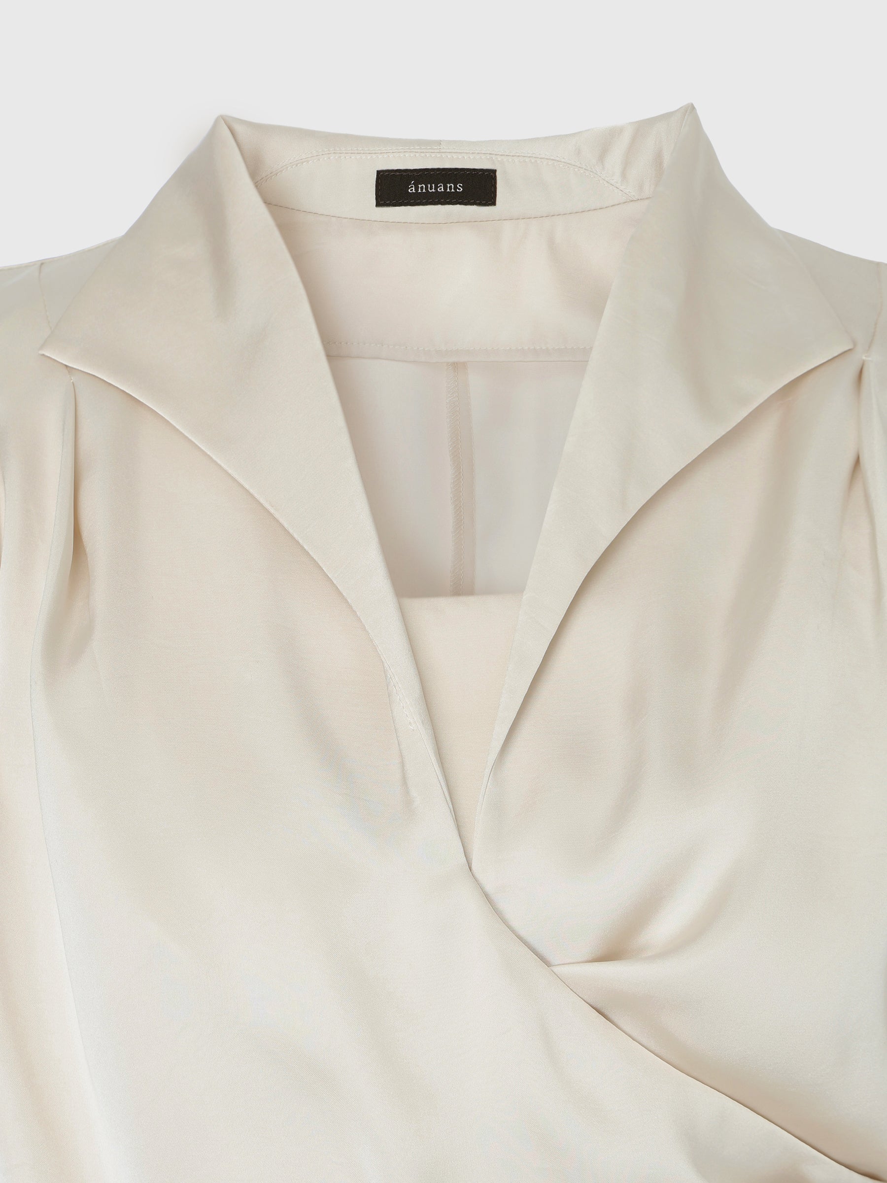 ポインテッドカラーシャツブラウス