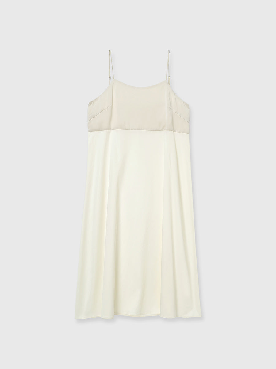 サテンオープンカラーフレアワンピース