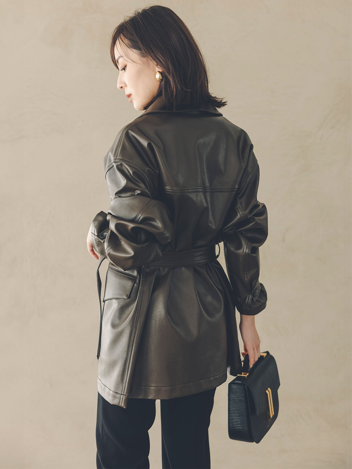 スリムフィットセミフレアパンツ