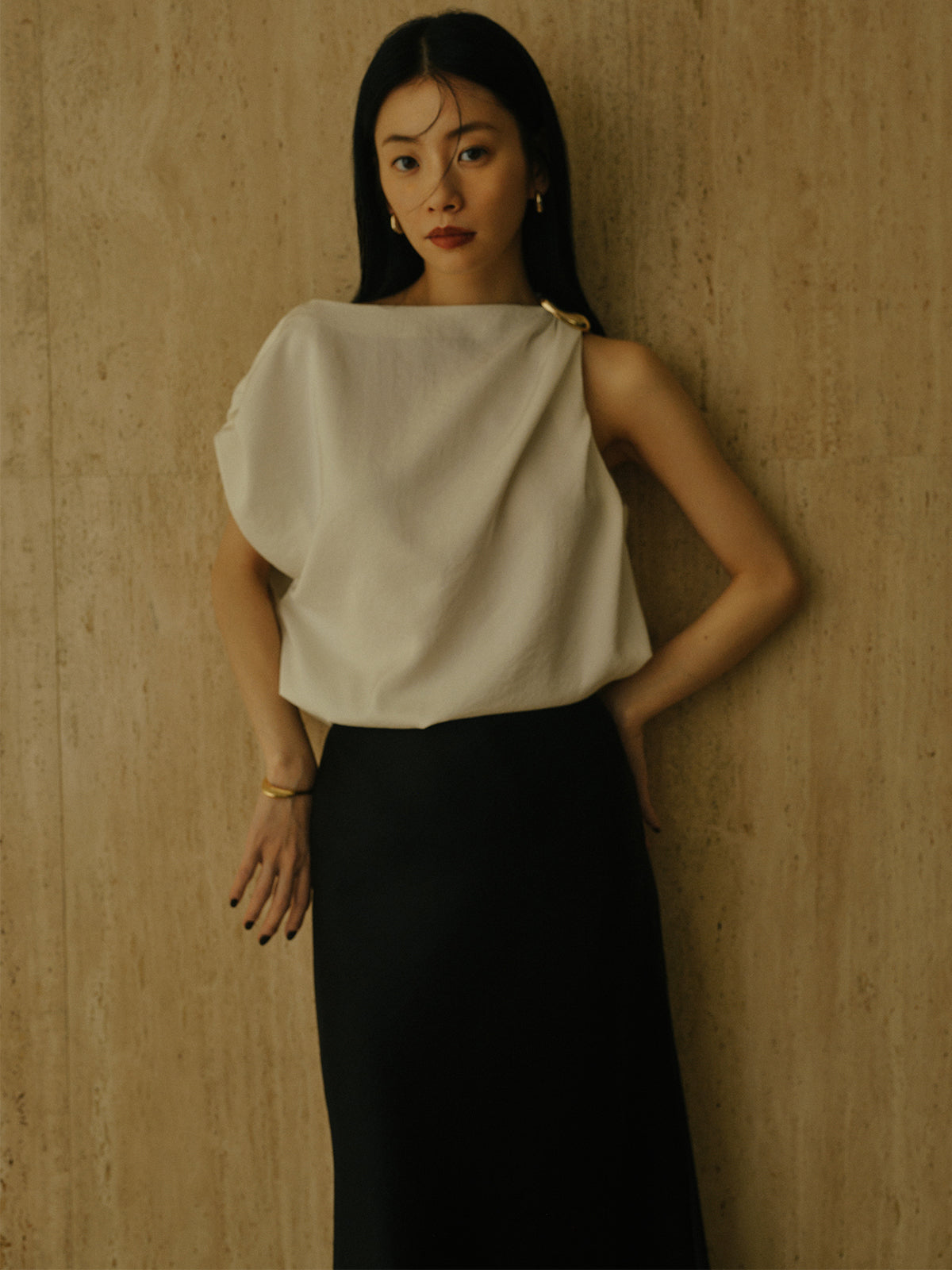 アクセサリードレープブラウス