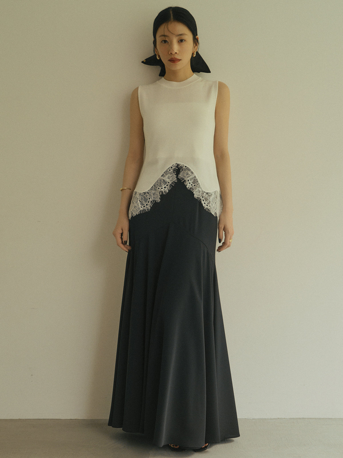 ライトダブルサテンボリュームナロースカート