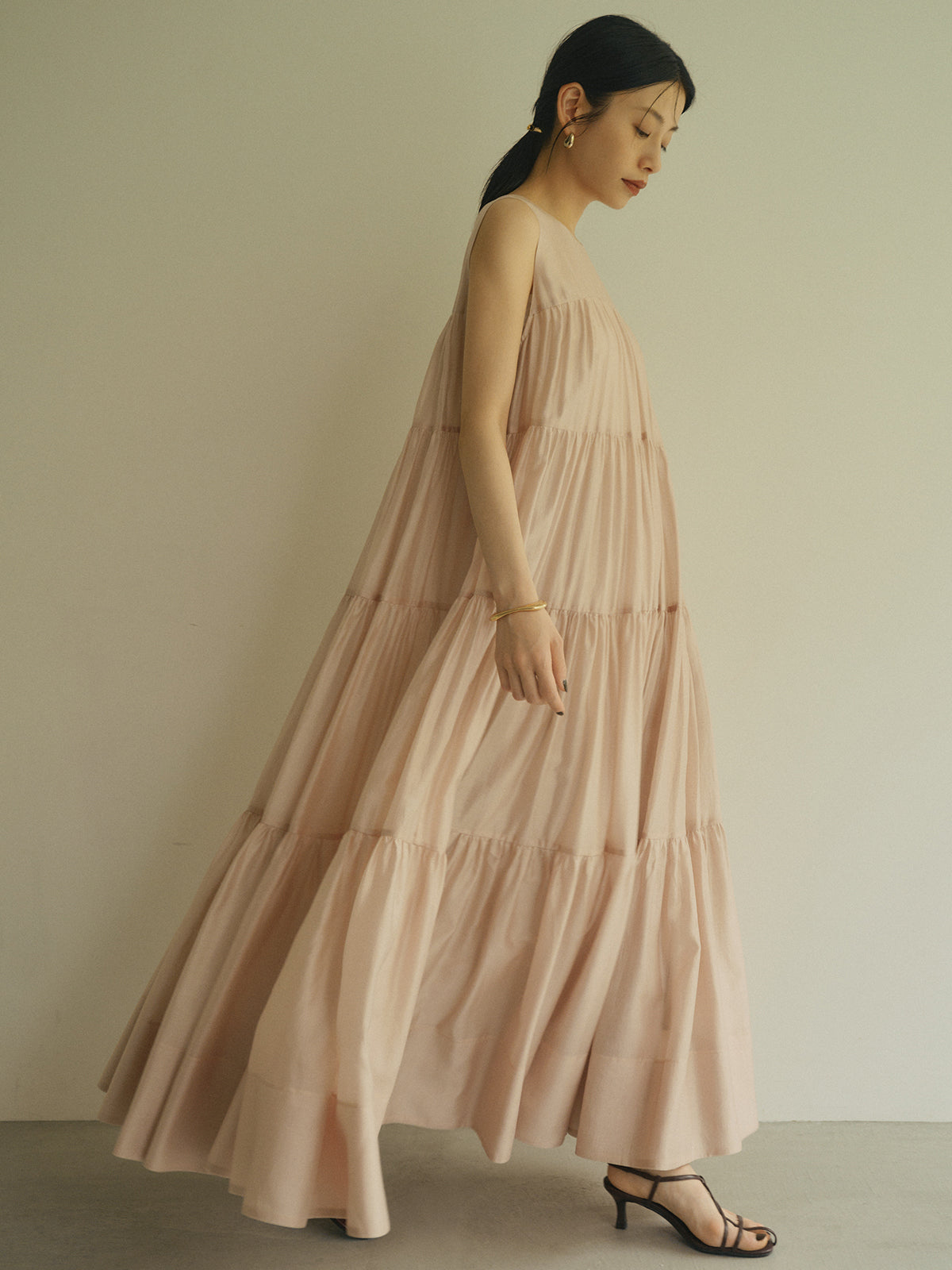 テンセルリッチオーガンティアードワンピース