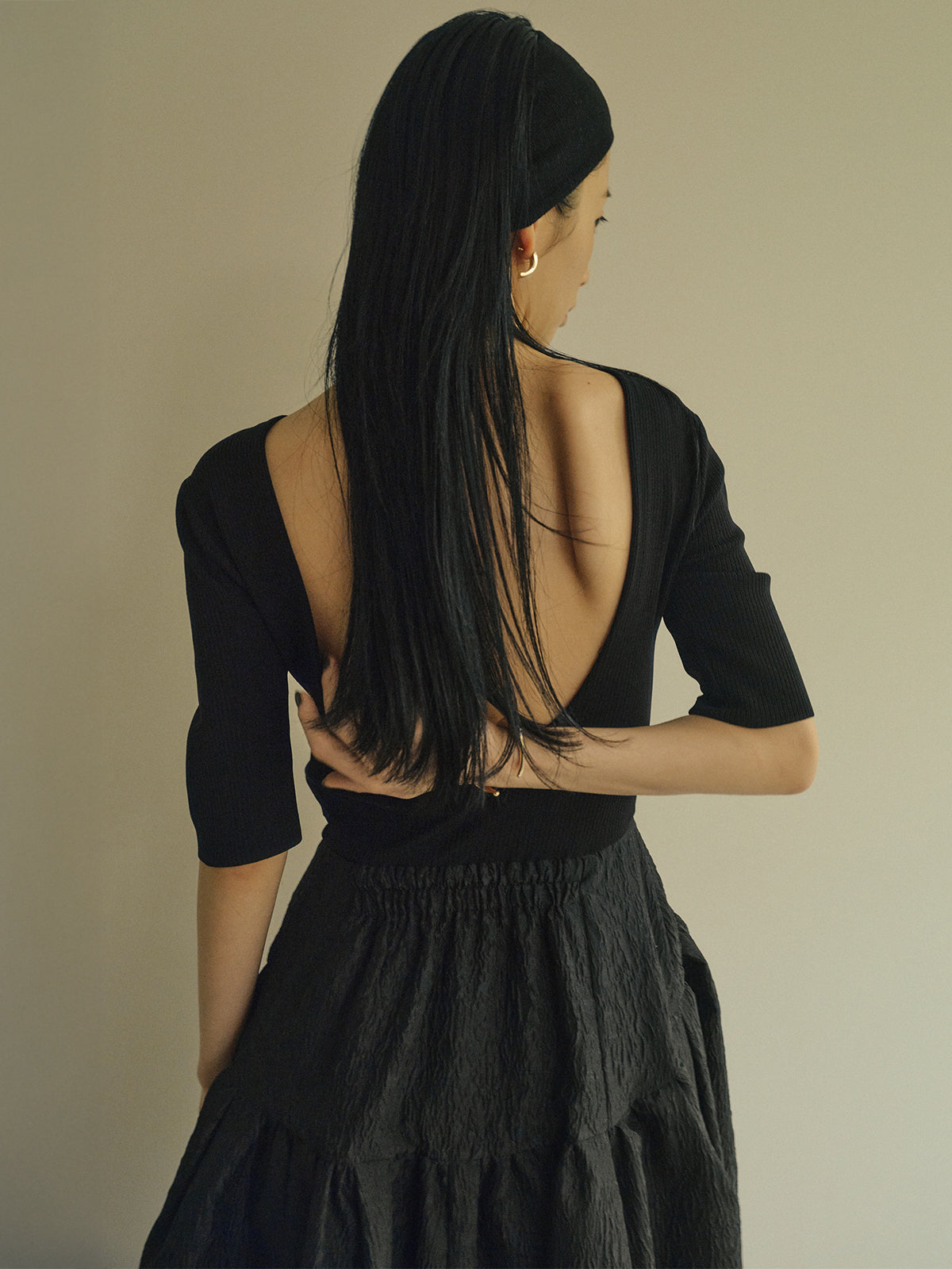 백 오픈 컵 인 도킹 니트 원피스