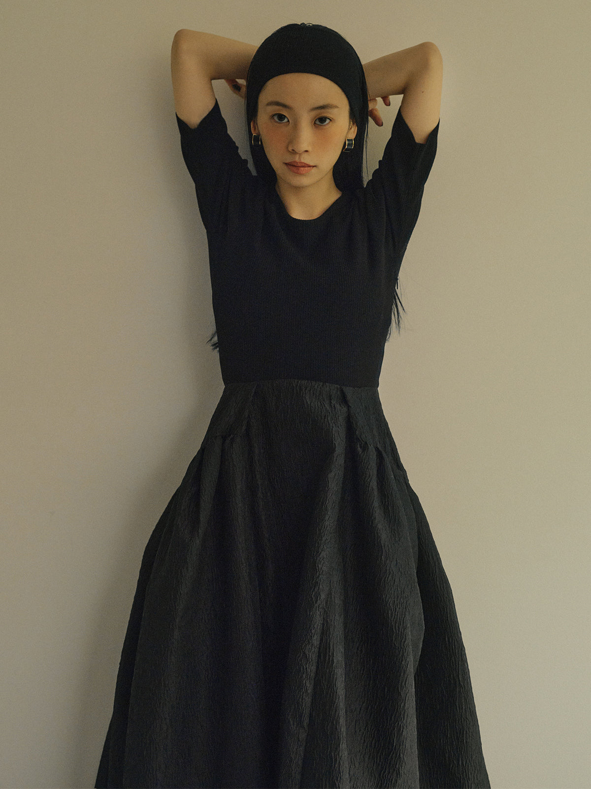 백 오픈 컵 인 도킹 니트 원피스