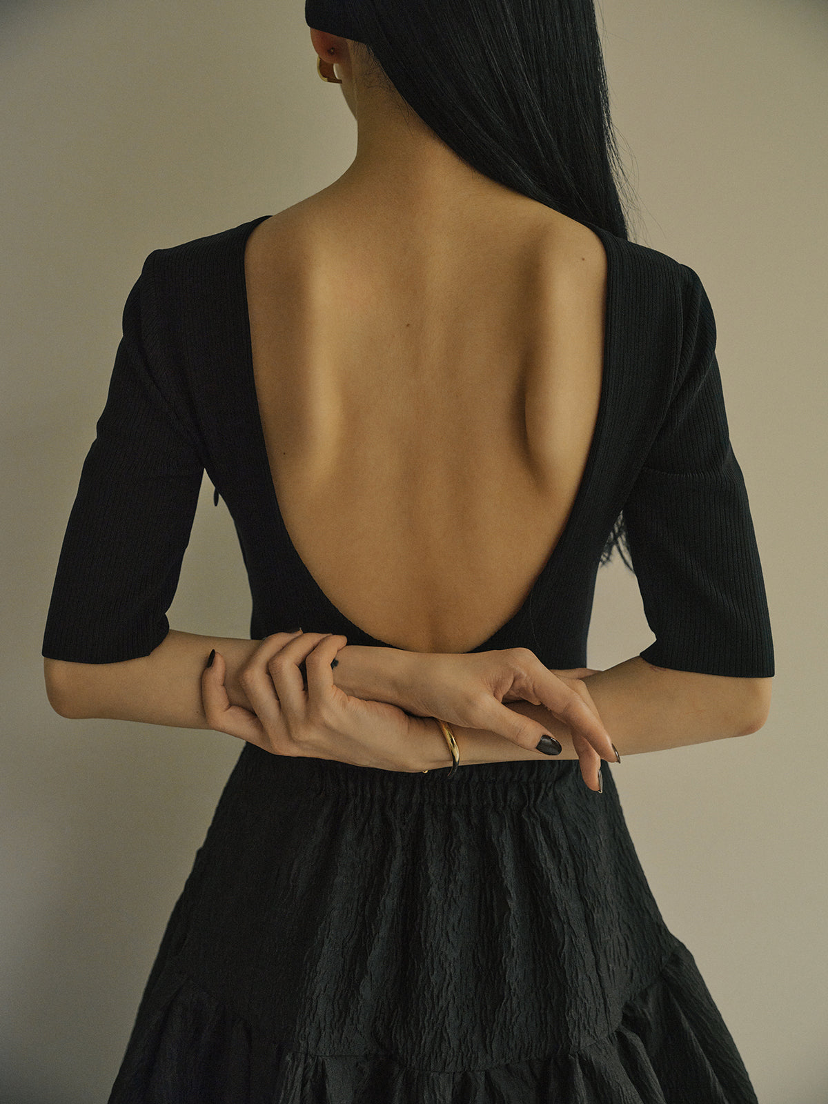 백 오픈 컵 인 도킹 니트 원피스