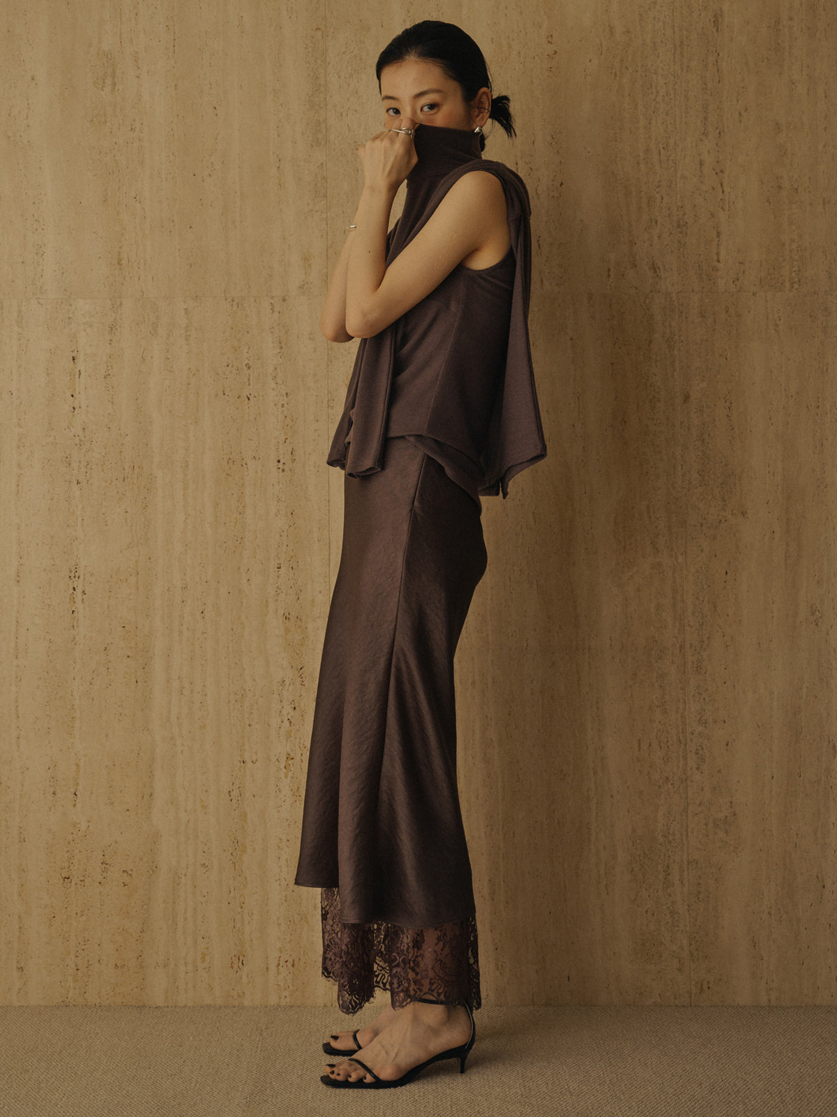 テンセルウールノースリーブカットトップス