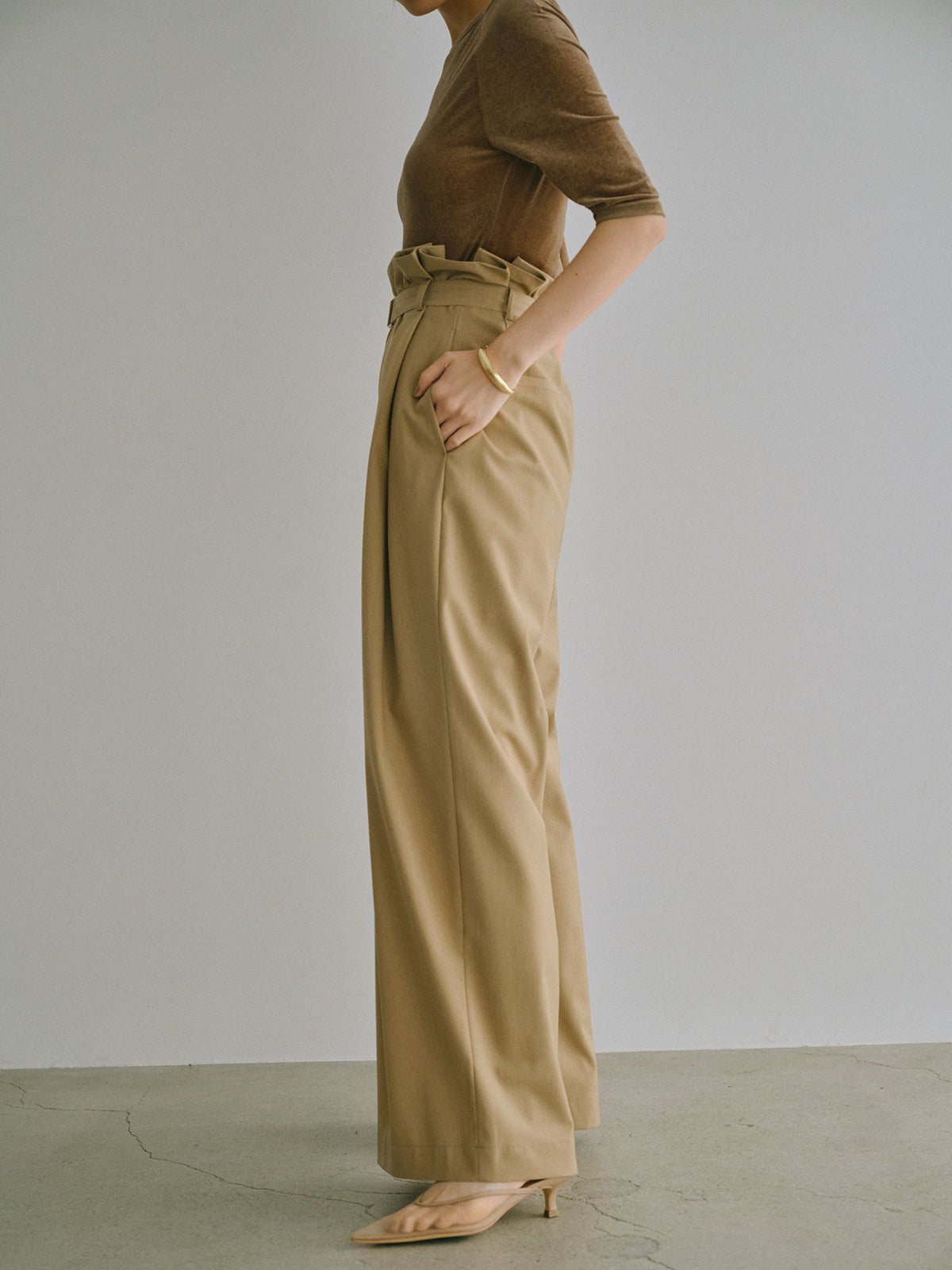 フリルタックワイドパンツ