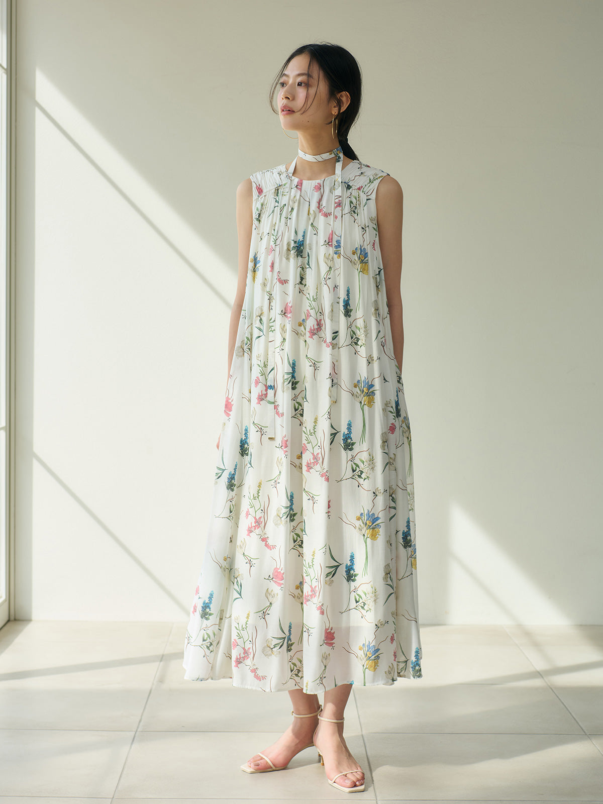 フローラルモチーフプリントワンピース