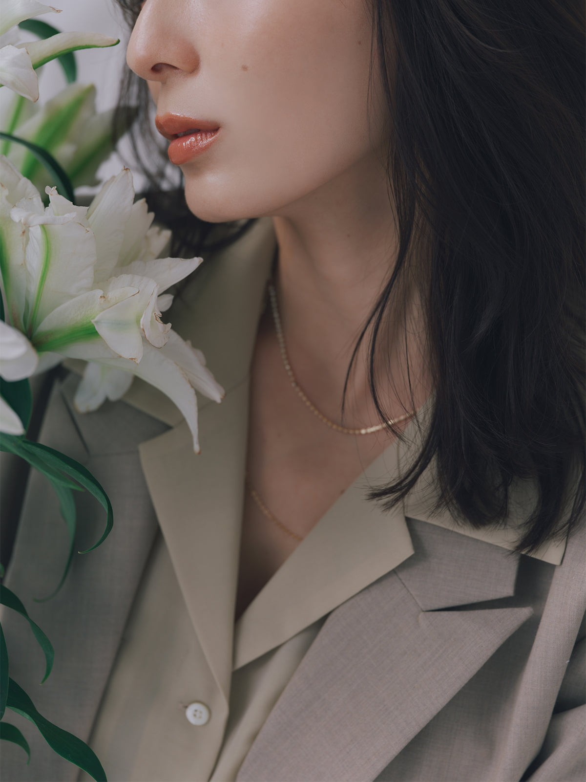 セミシアーオープンカラーブラウス