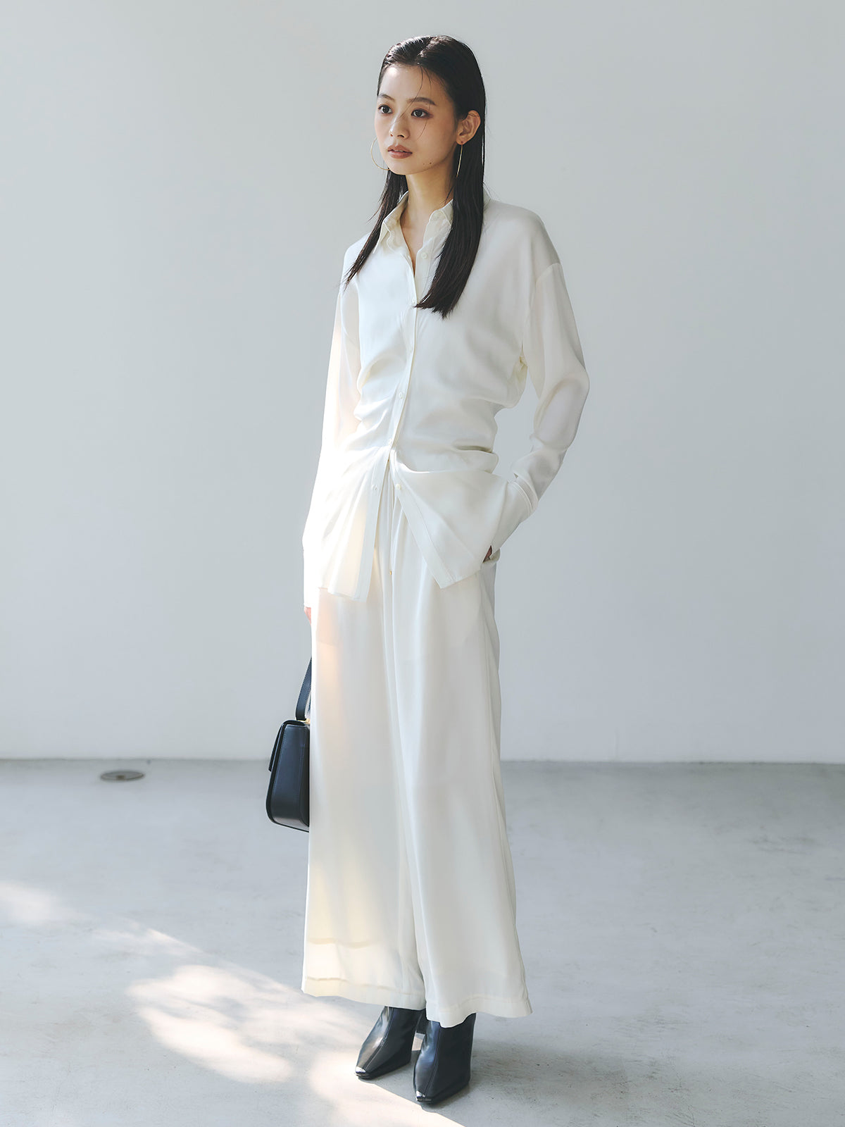 シルクリラックスワイドパンツ