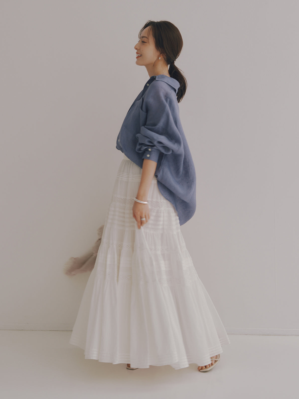 シンプルリネンシャツ