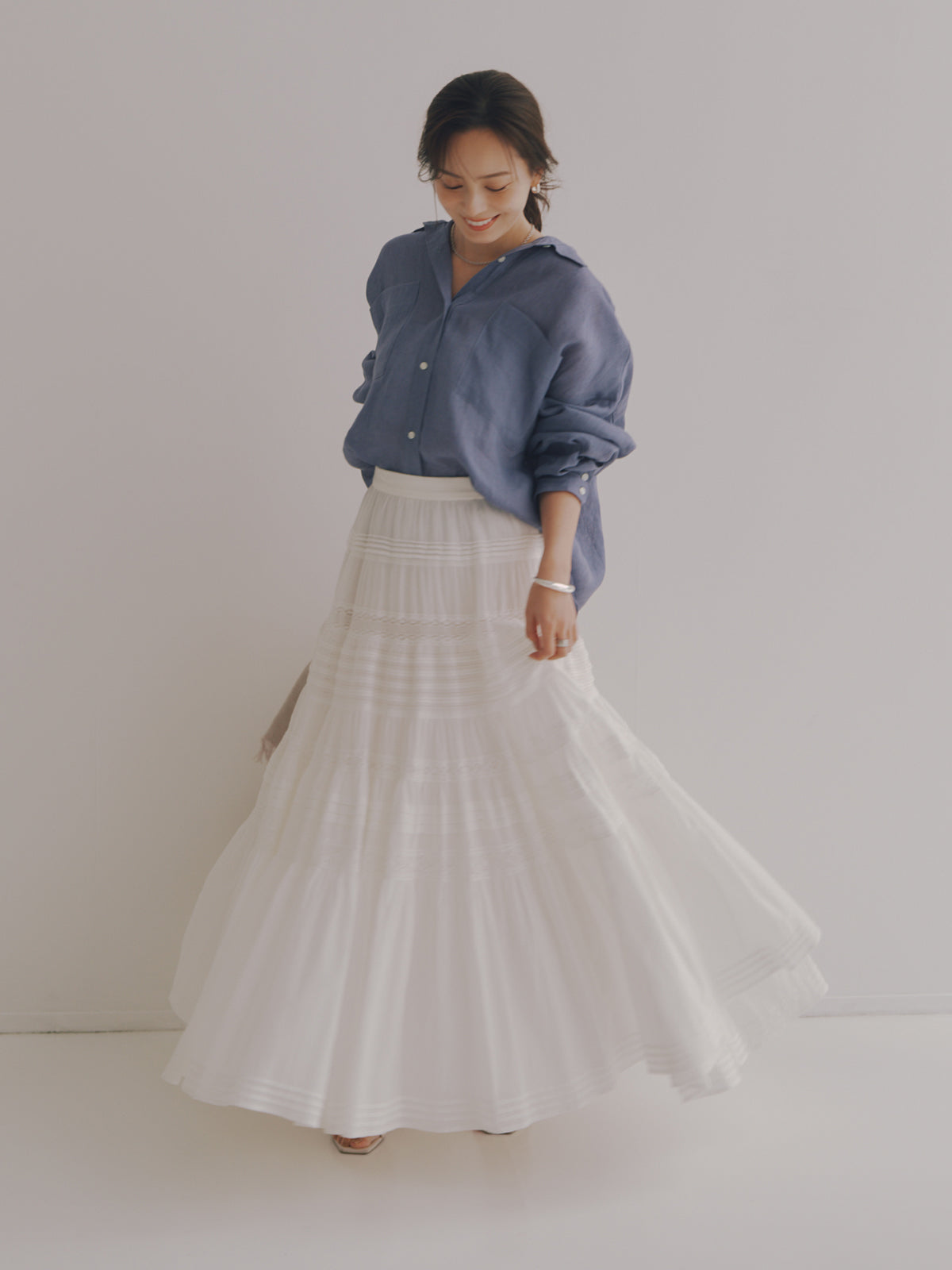 シンプルリネンシャツ