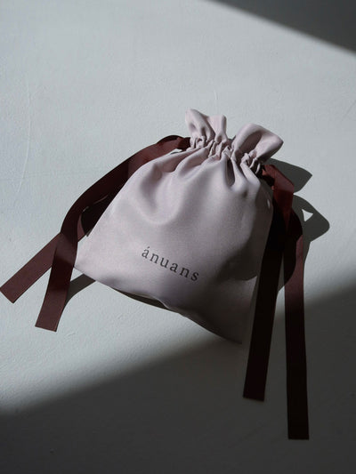GRAYISH PINK