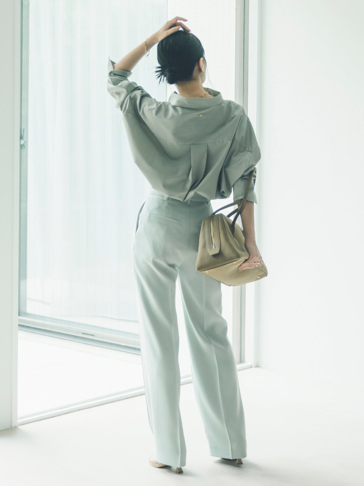 ダブルサテンストレートパンツ