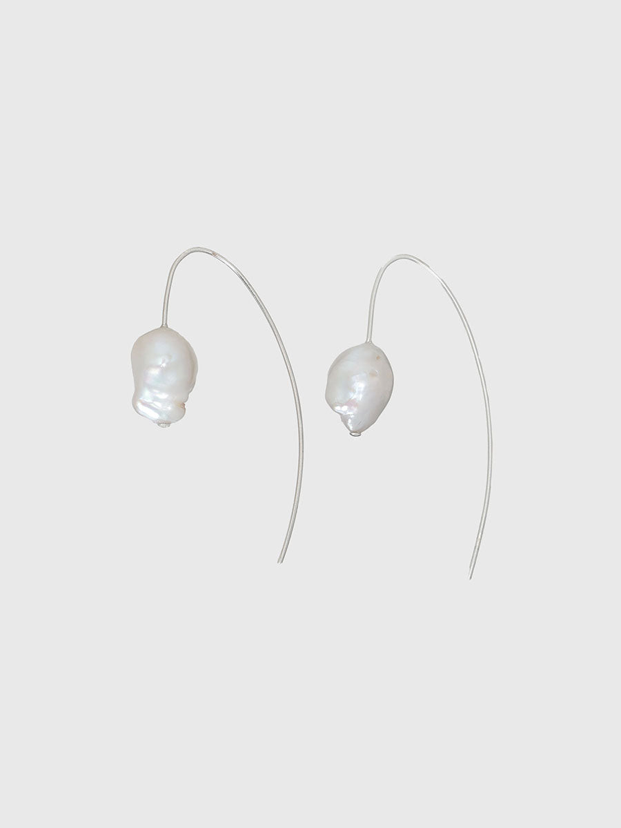 カーブパールピアス