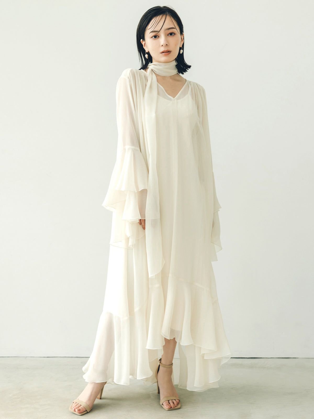 シフォンラッフルワンピース