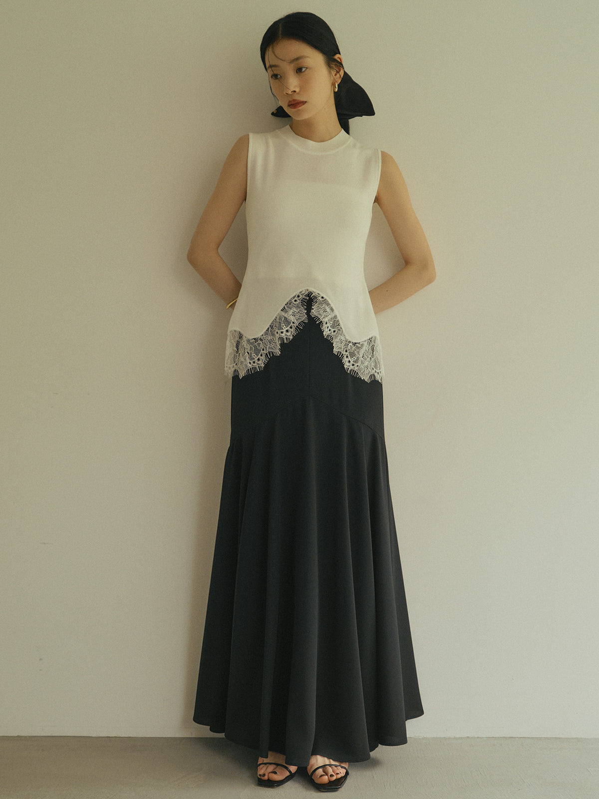 Light Double Satin Volume Narrow Skirt