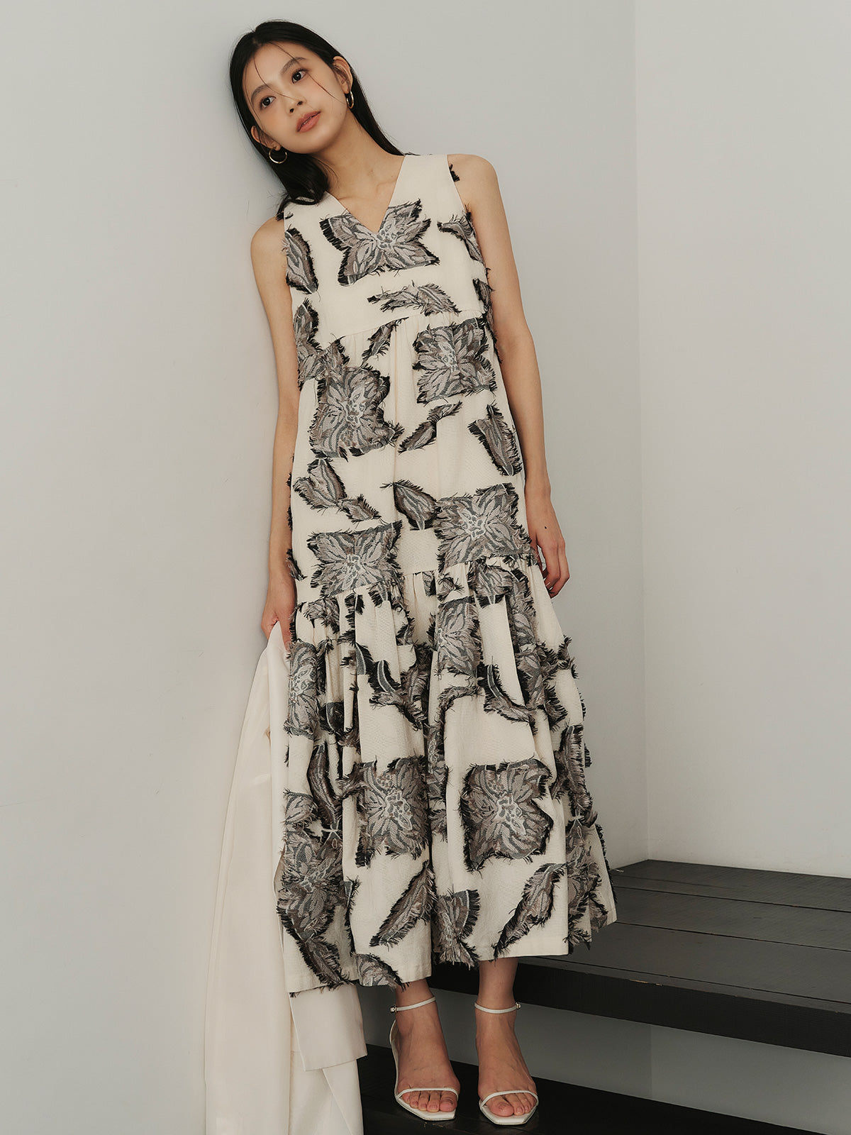 ボタニカルフラワーカットジャガードワンピース