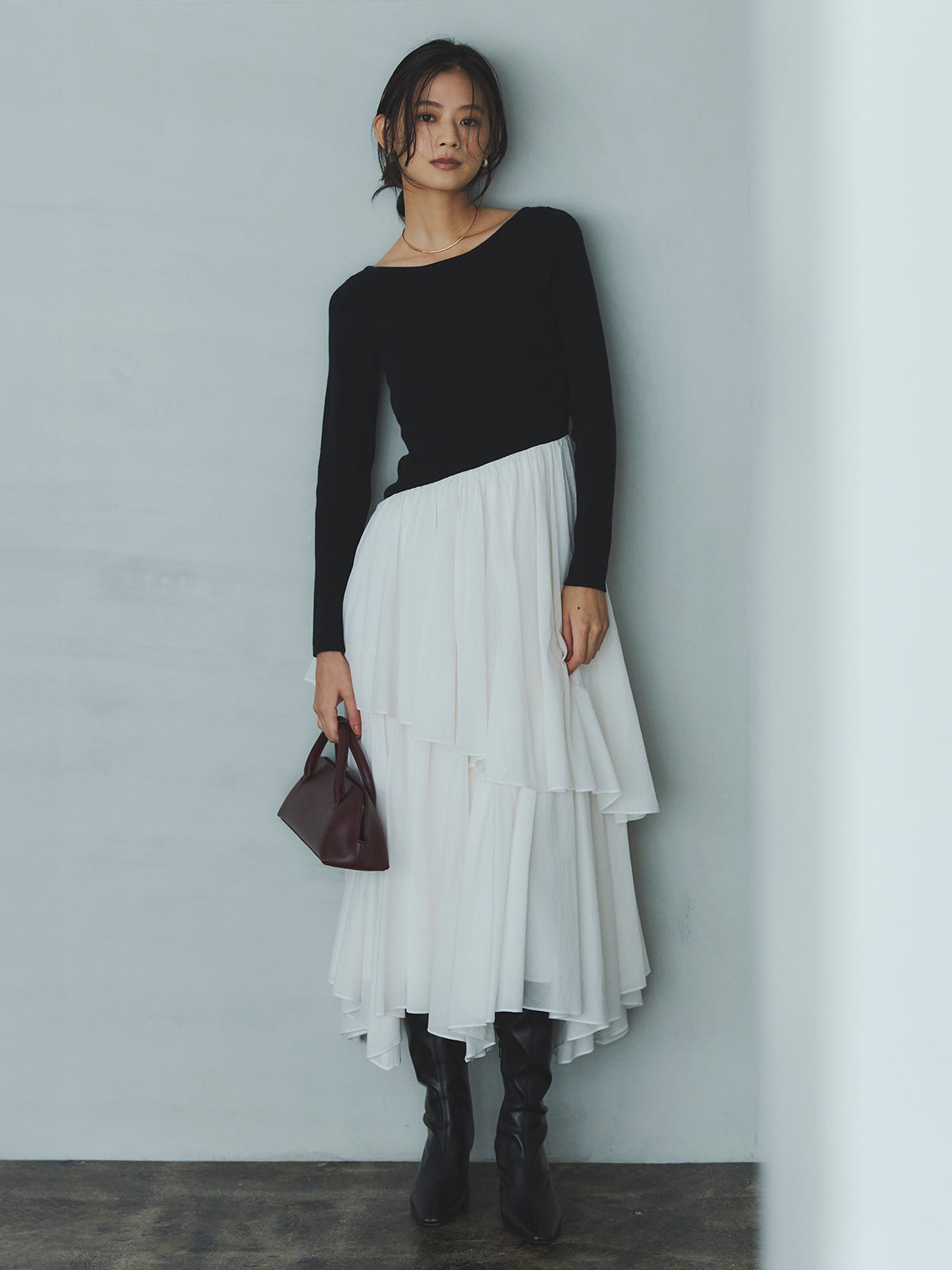 ボートネックイレギュラーヘムドッキングニットワンピース 