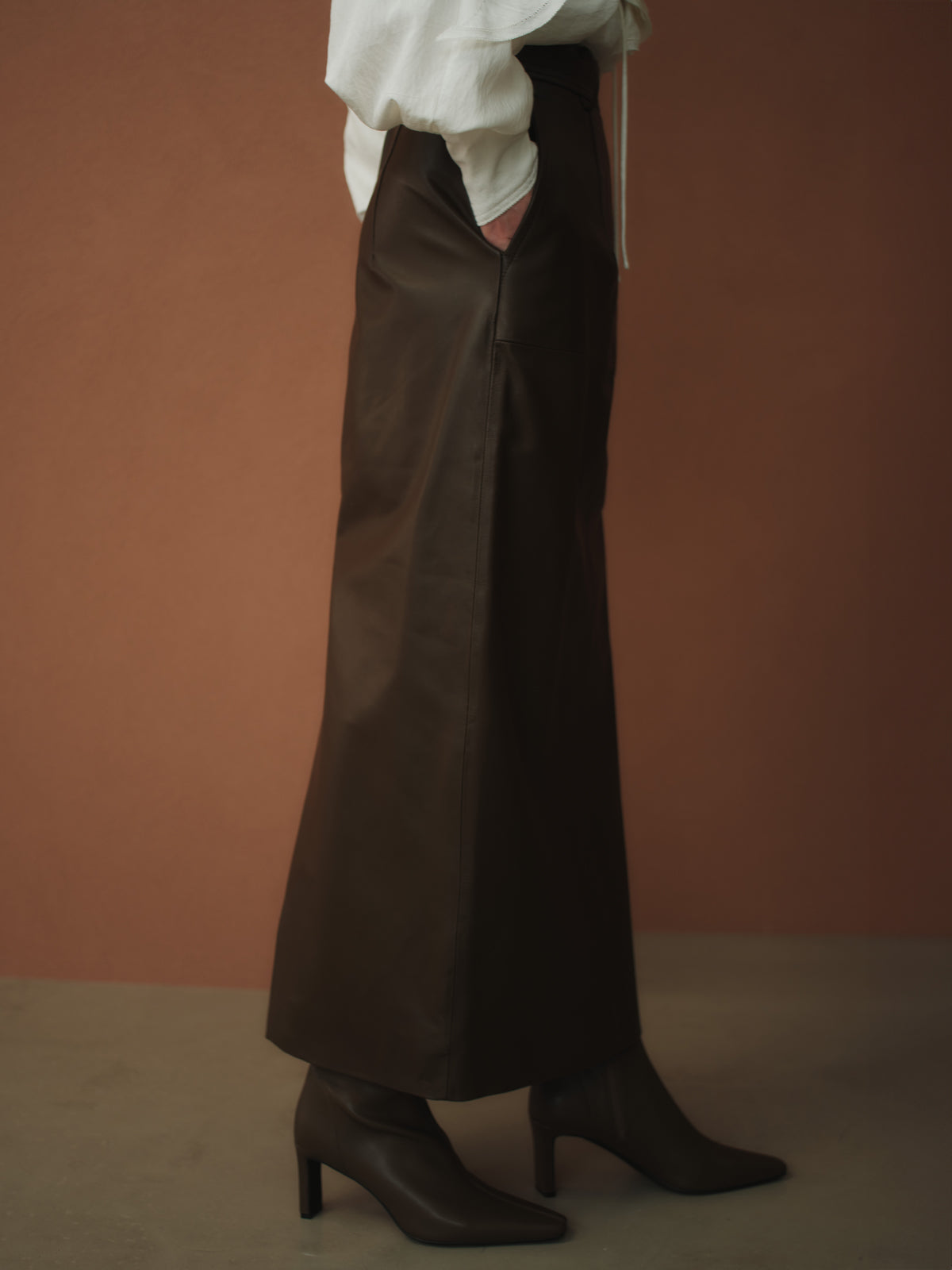 レザータイトスカート