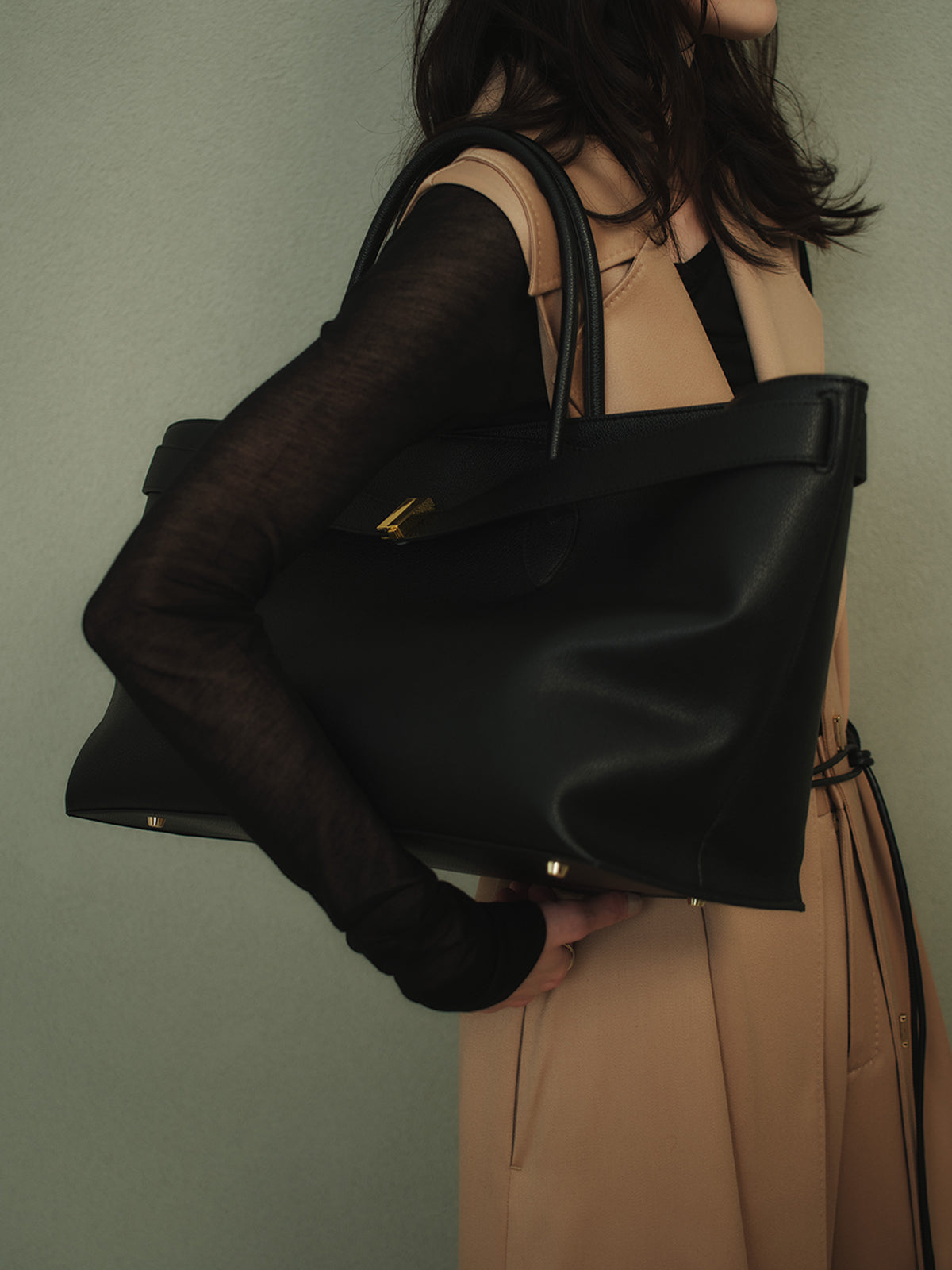 ベルトディテールバッグ
