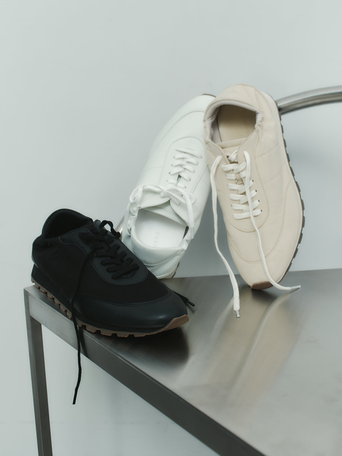 ロートップスニーカー