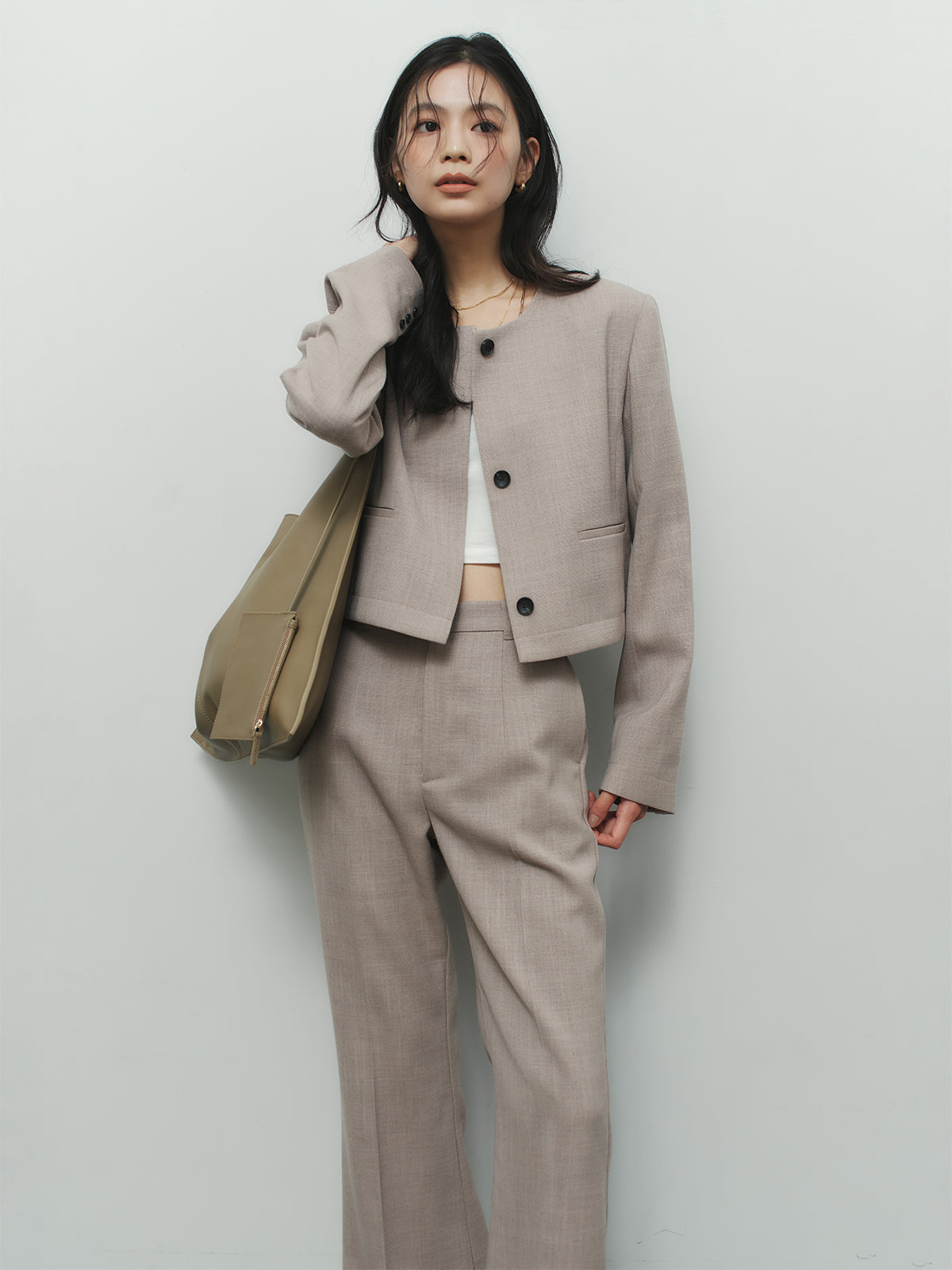 セミフレアパンツ