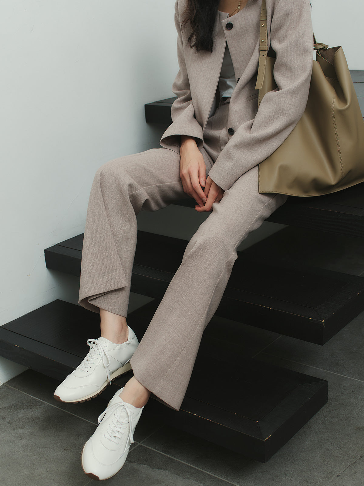 セミフレアパンツ