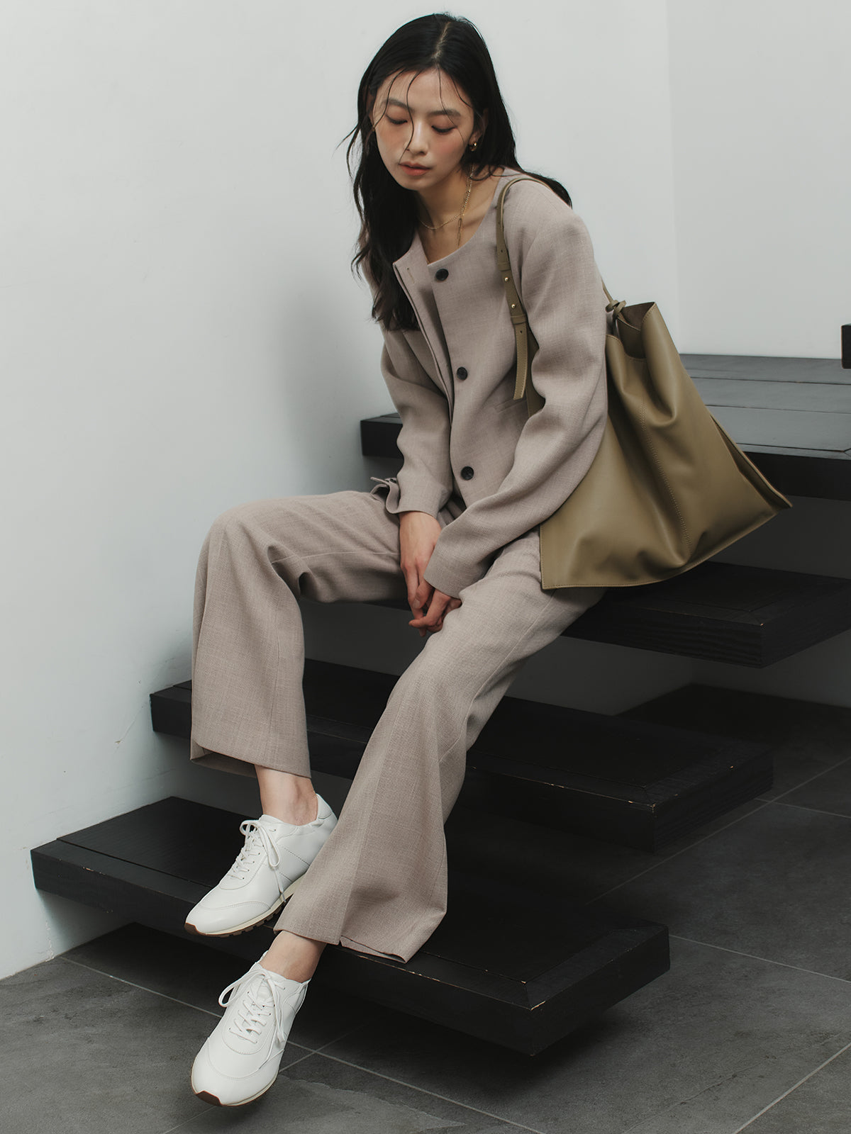 レザーラージショルダーバッグ