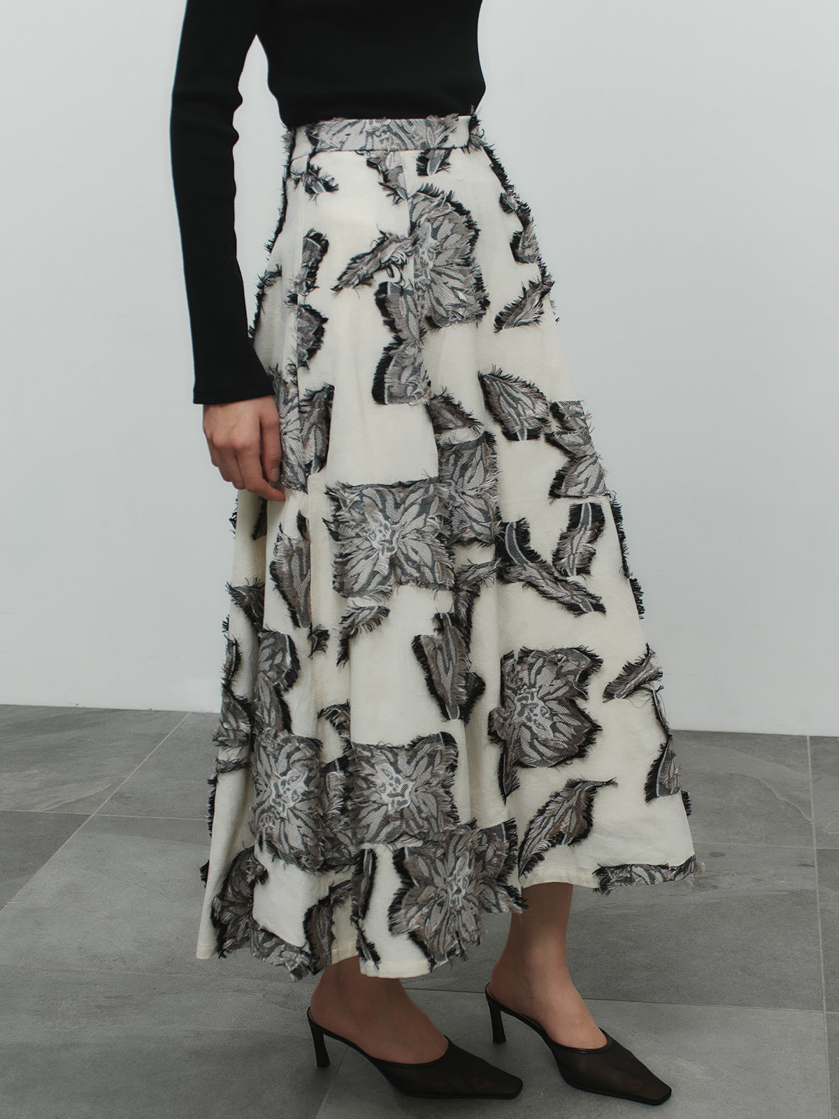ボタニカルフラワーカットジャガードスカート