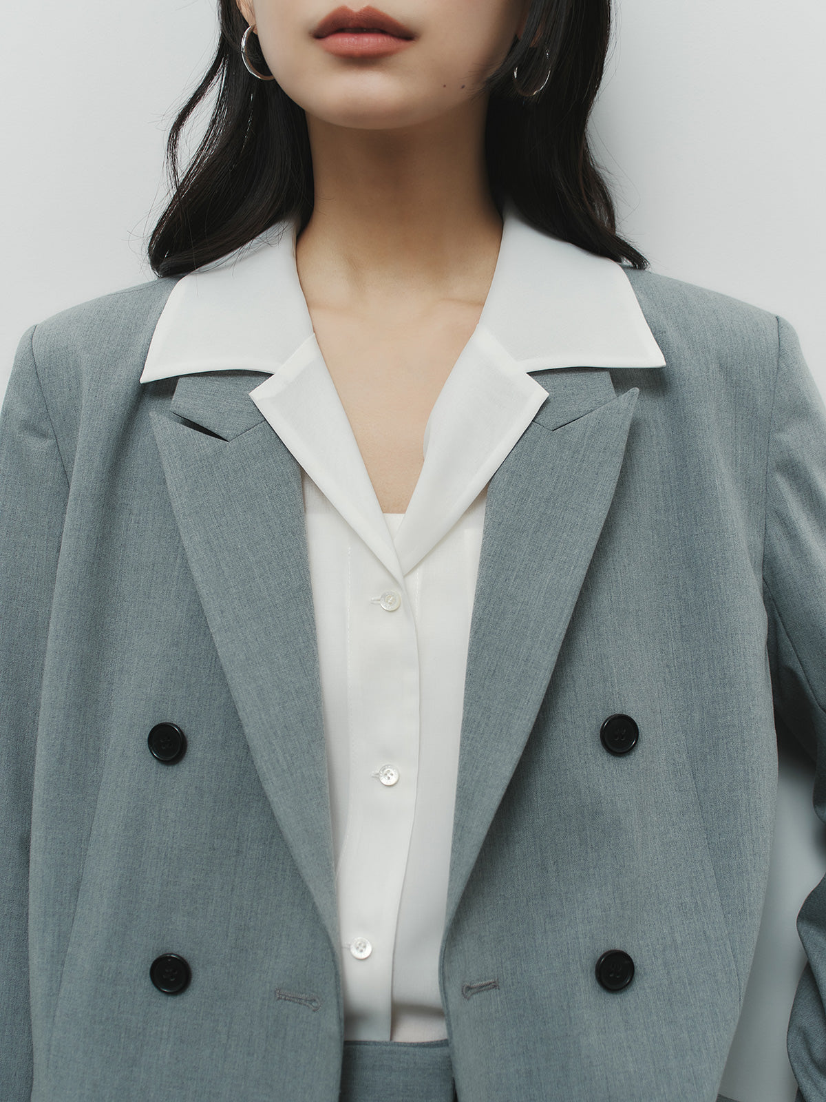 セミシアーオープンカラーブラウス