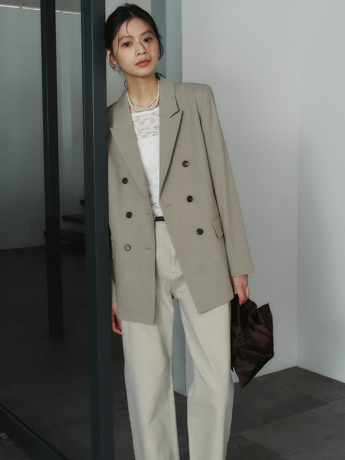 ピークドラペルダブルジャケット