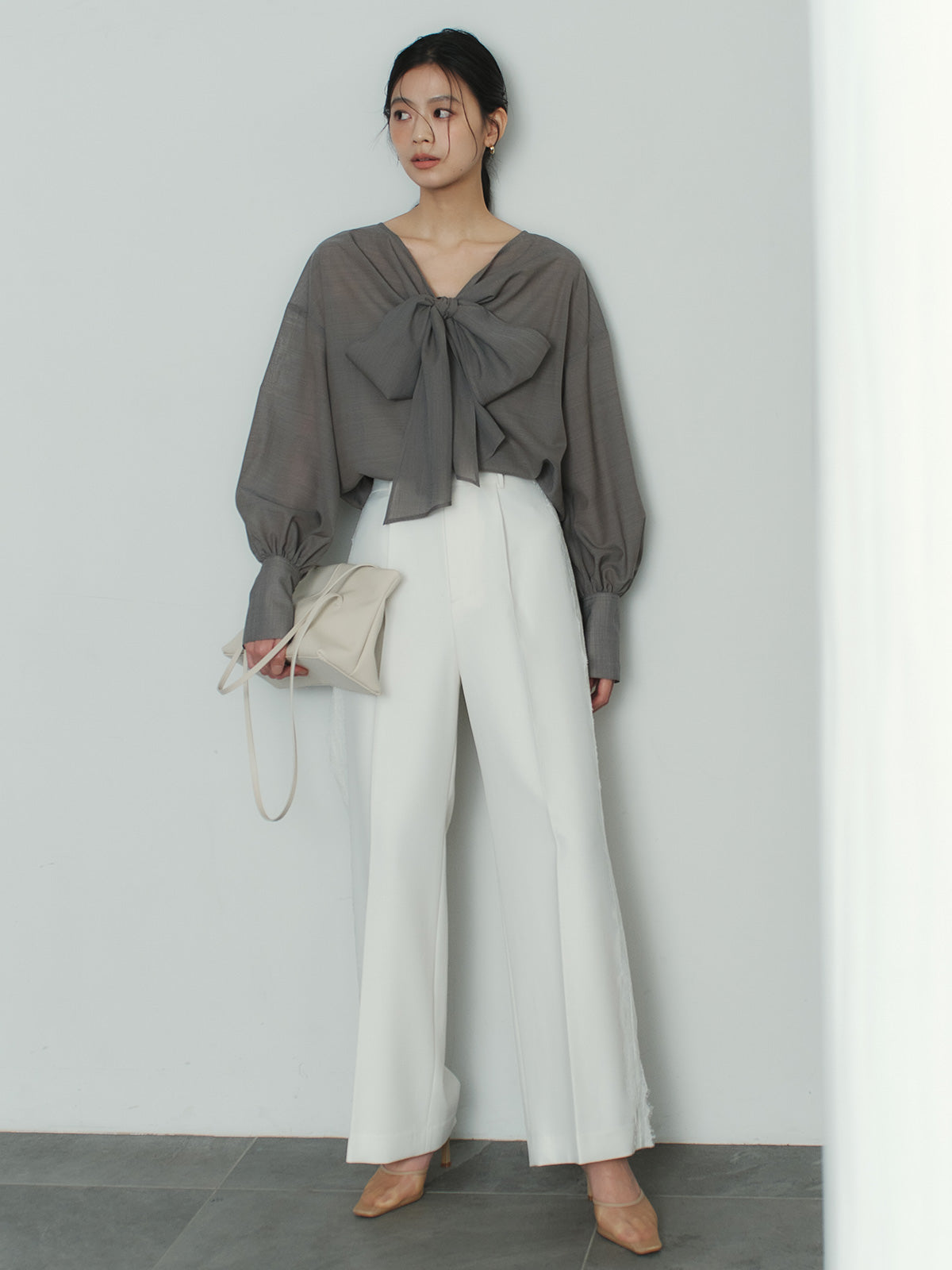 フロントリボンブラウス