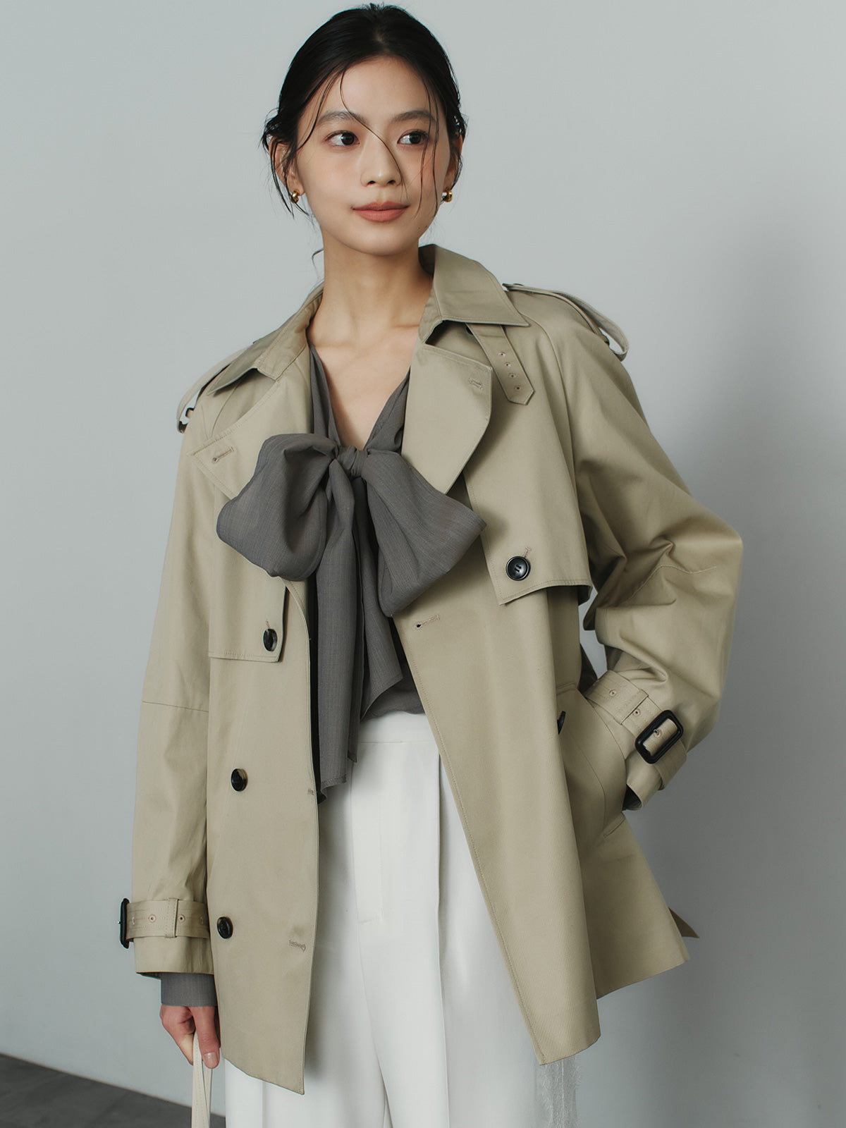 ハーフオーバートレンチコート