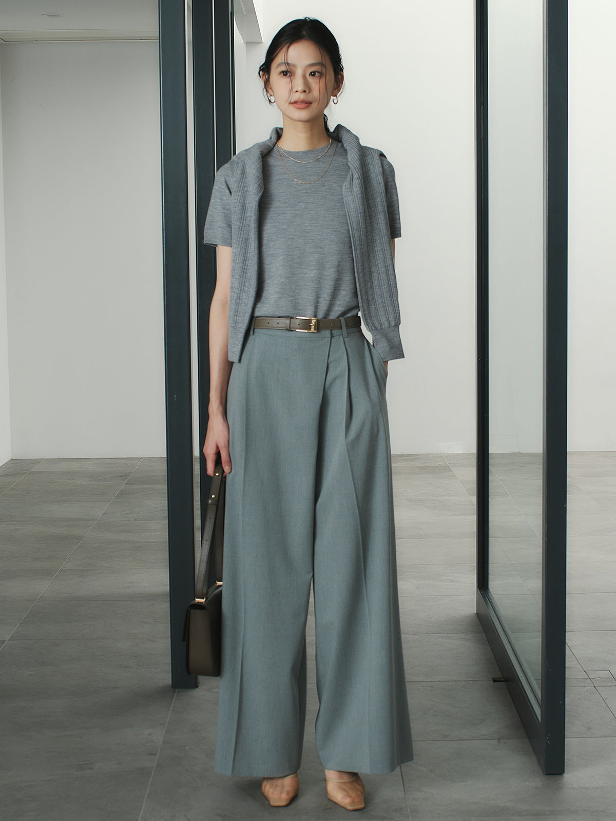 アシメデザインワイドパンツ