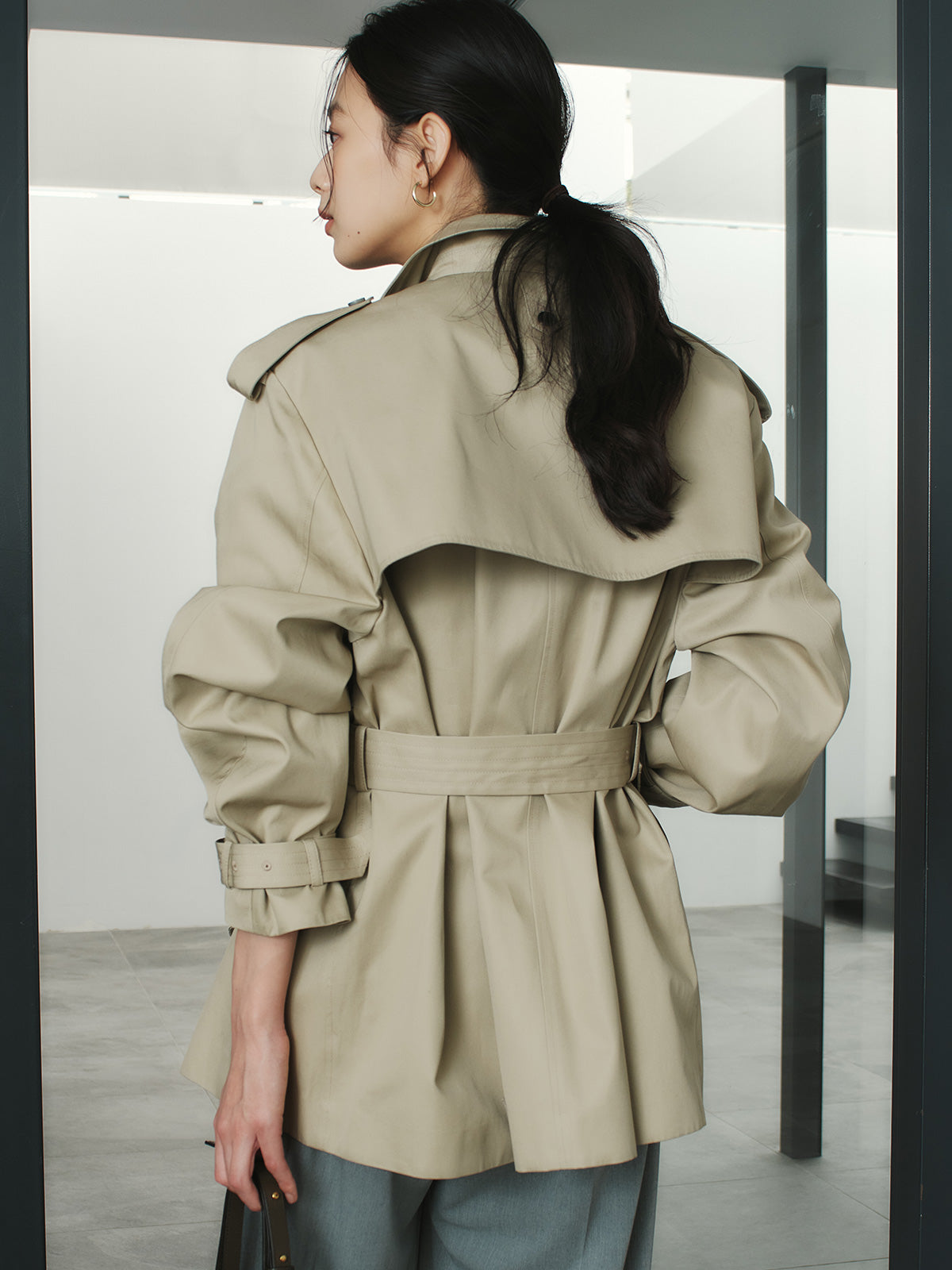 ハーフオーバートレンチコート