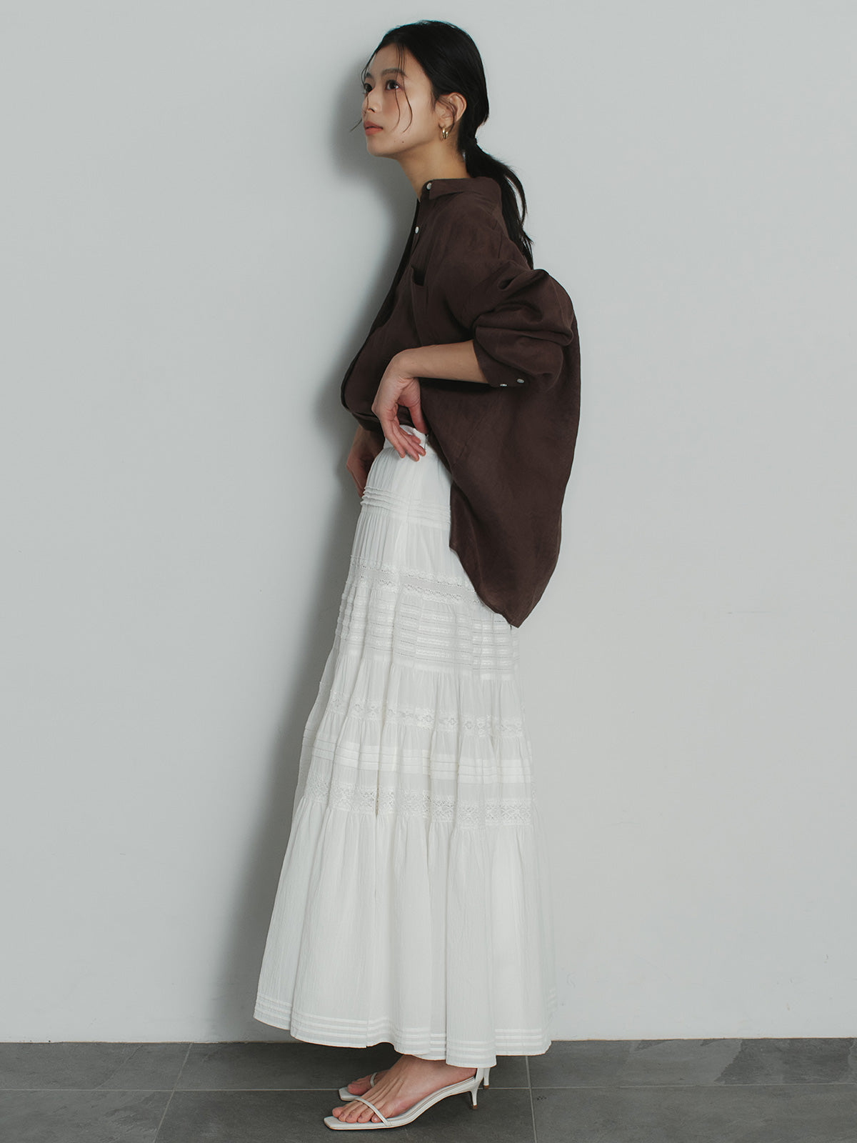 シンプルリネンシャツ