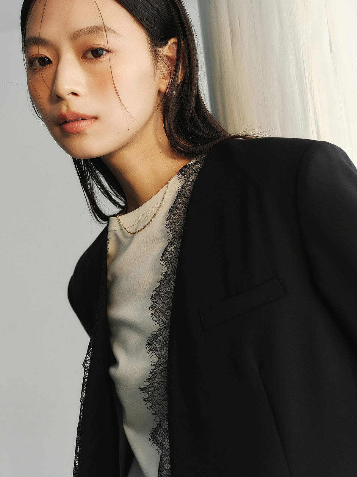 レーストリムノーカラージャケット