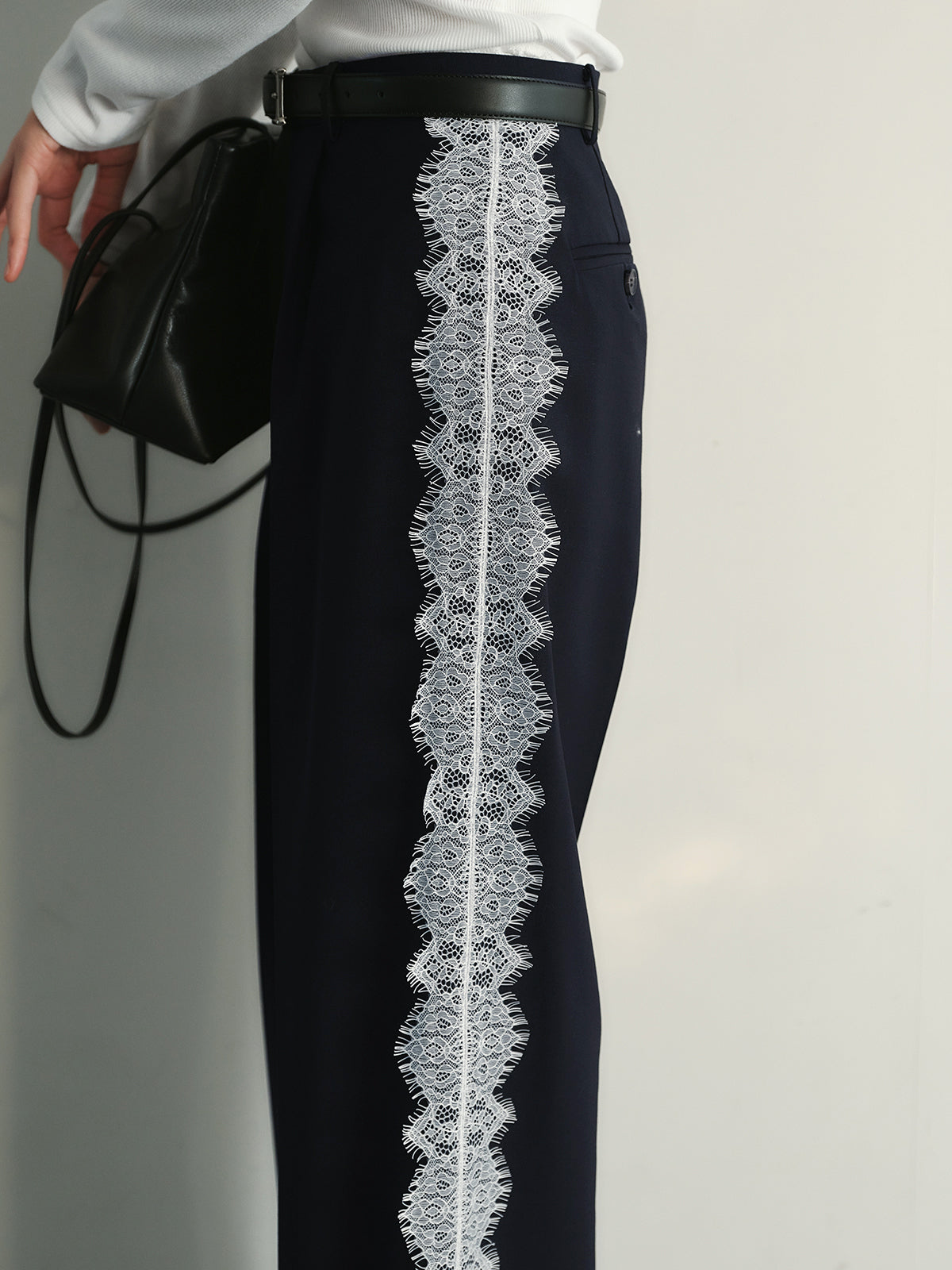 レーストリムタックパンツ