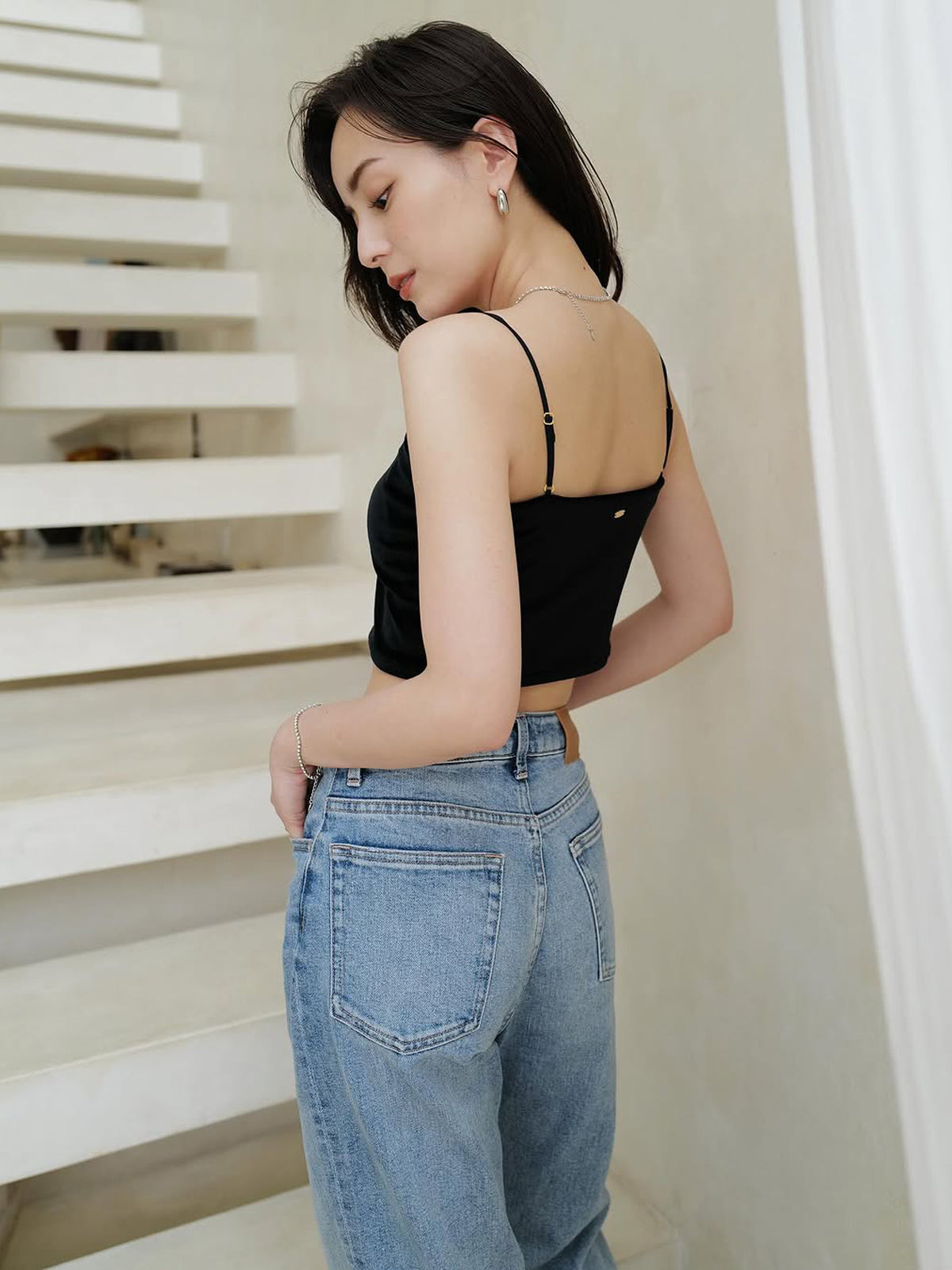 【OUR WACOAL×anuans】컵 인 벨벳 숏 캐미솔