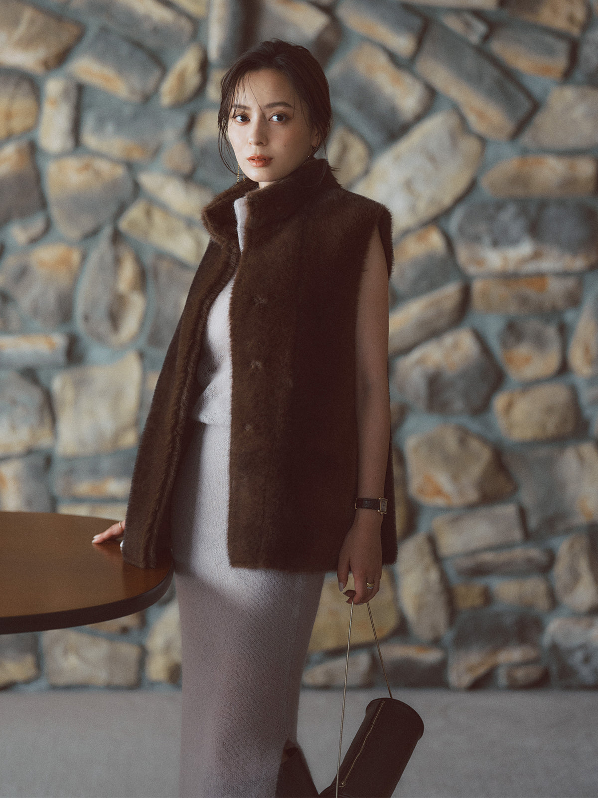 COLOR:BROWN