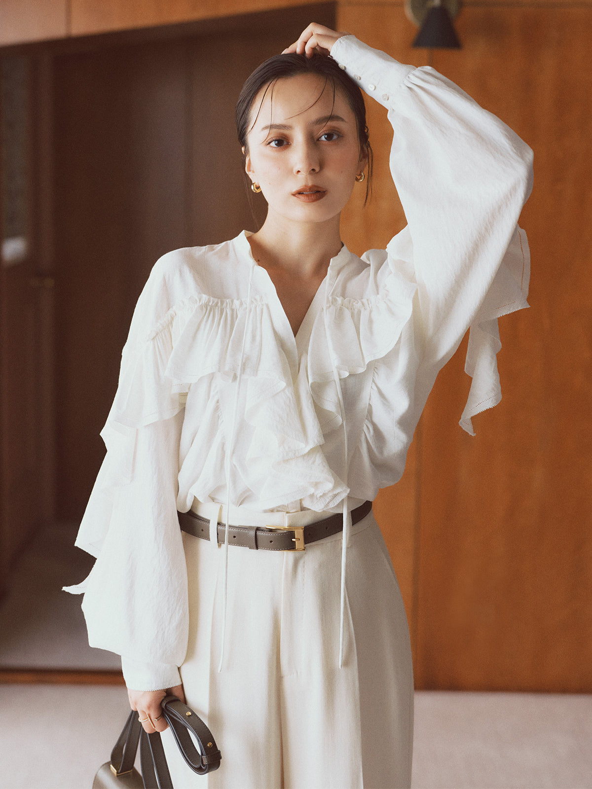 リンクルラッフルブラウス