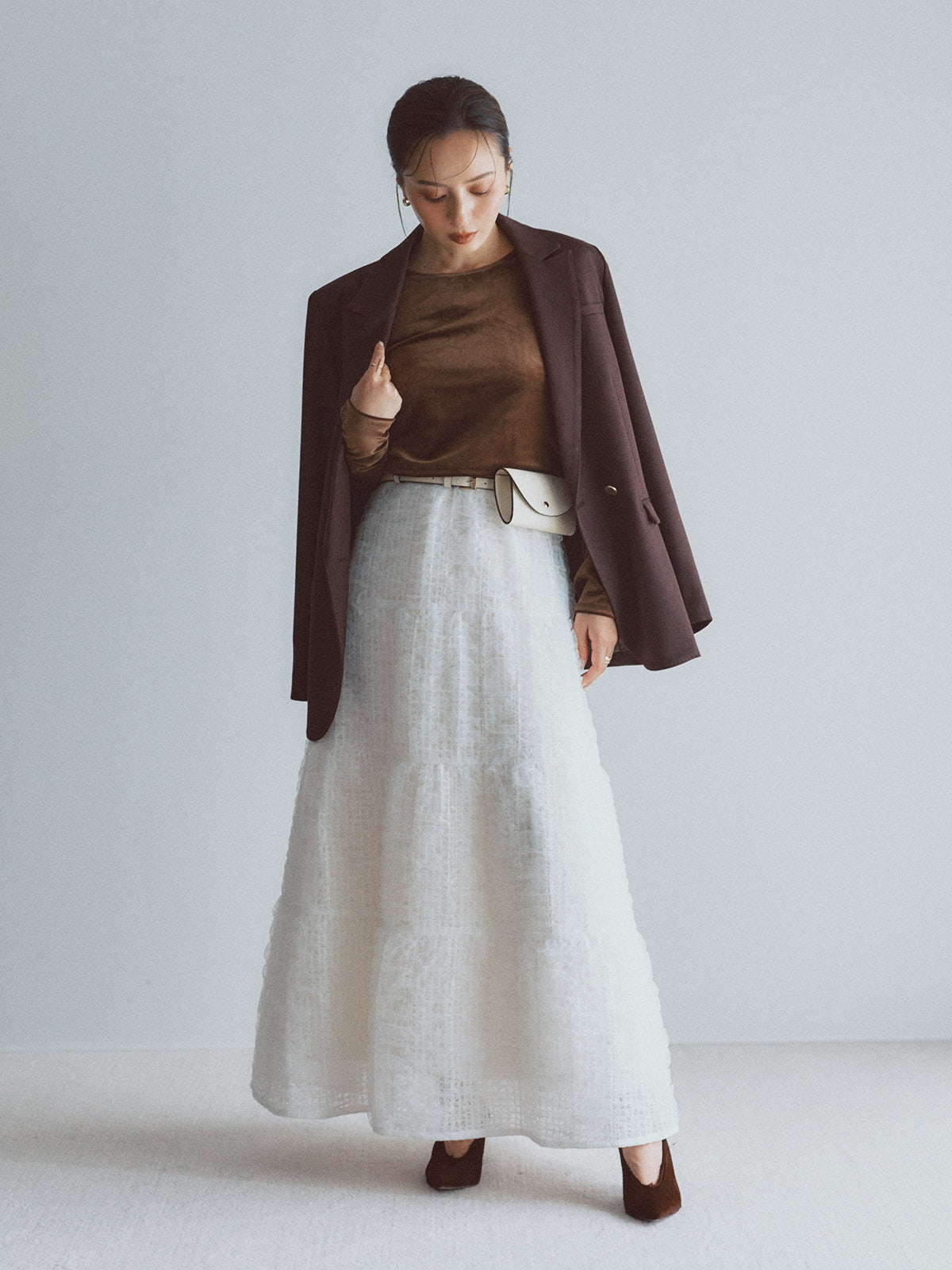 COLOR:IVORY