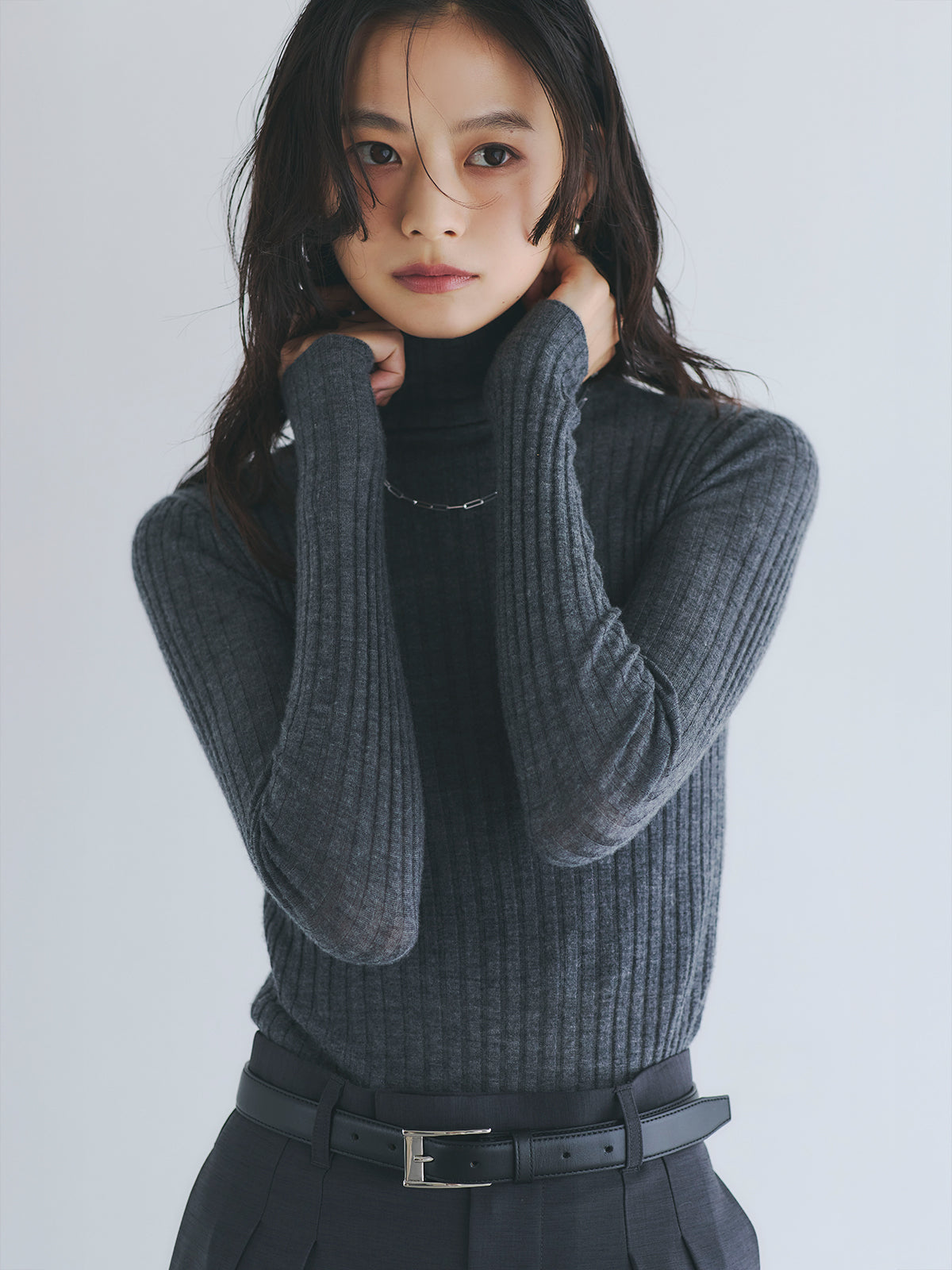 カシミヤ100シアータートルネックプルオーバー