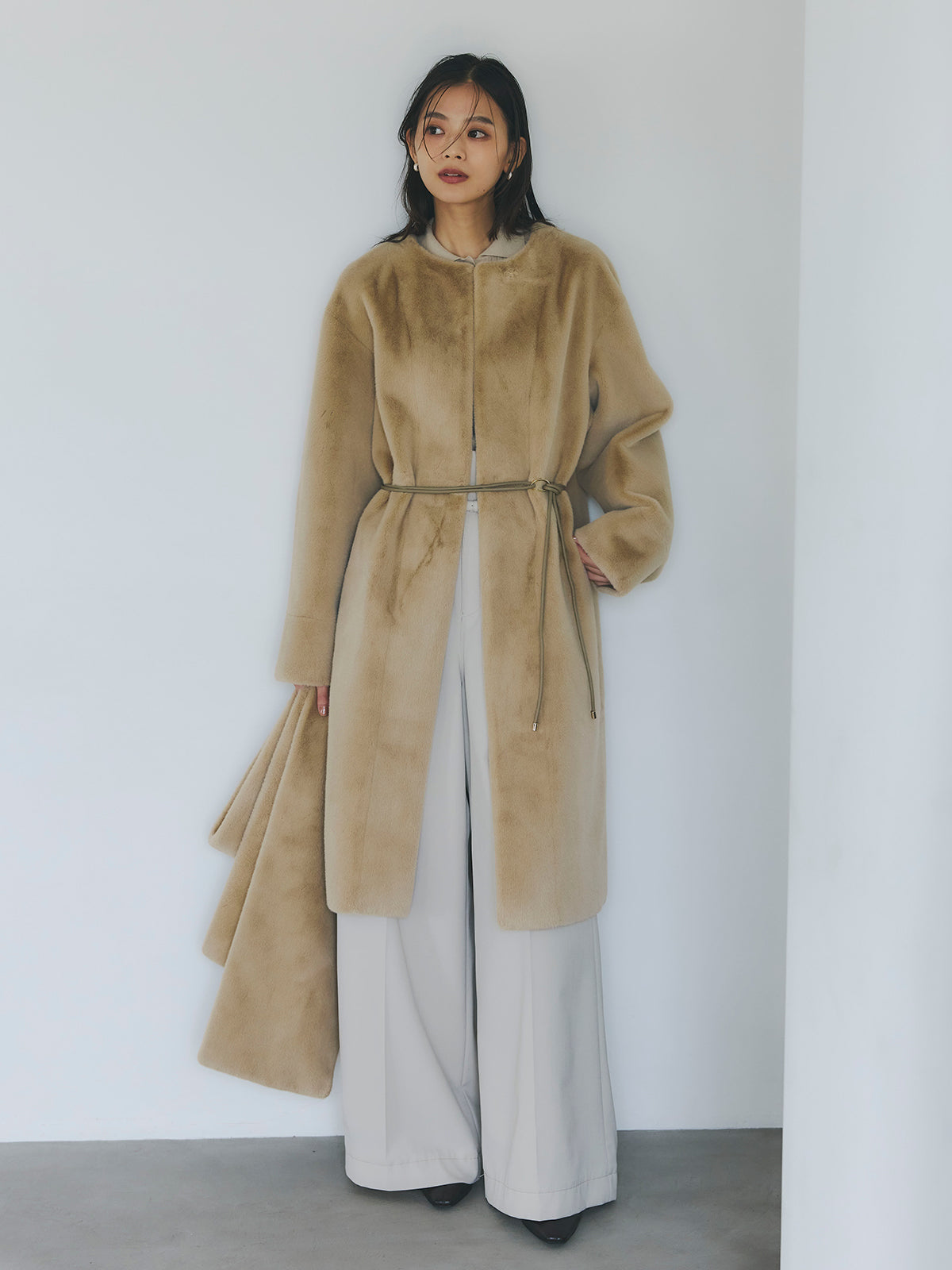 ECOPELノーカラーファーコート