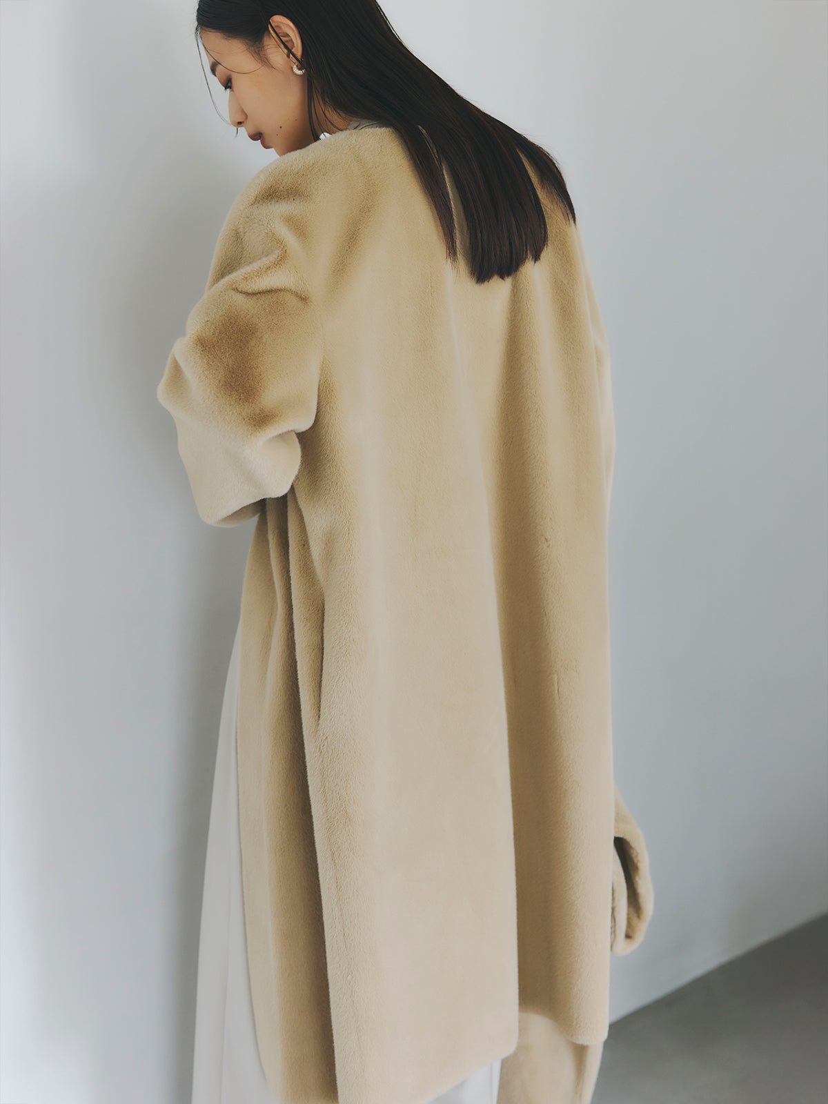 ECOPELノーカラーファーコート