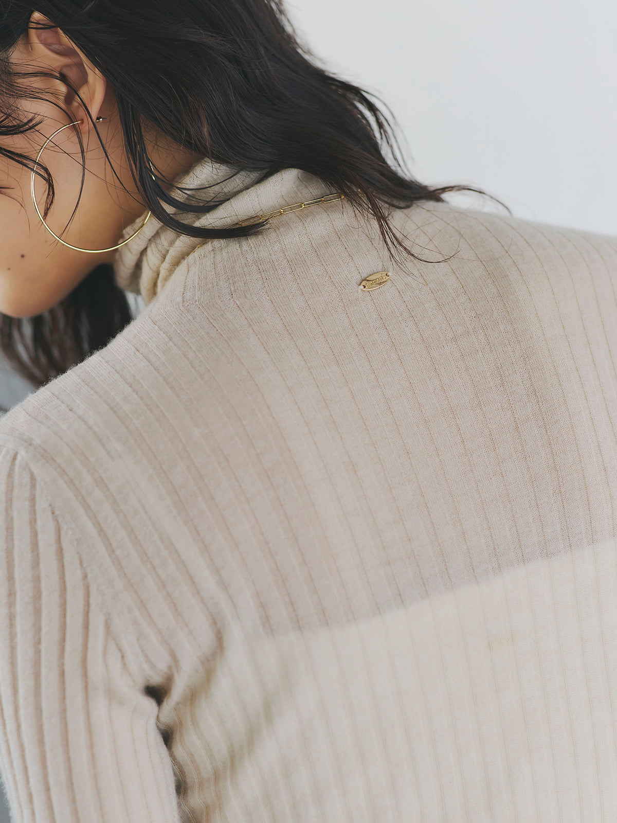 カシミヤ100シアータートルネックプルオーバー