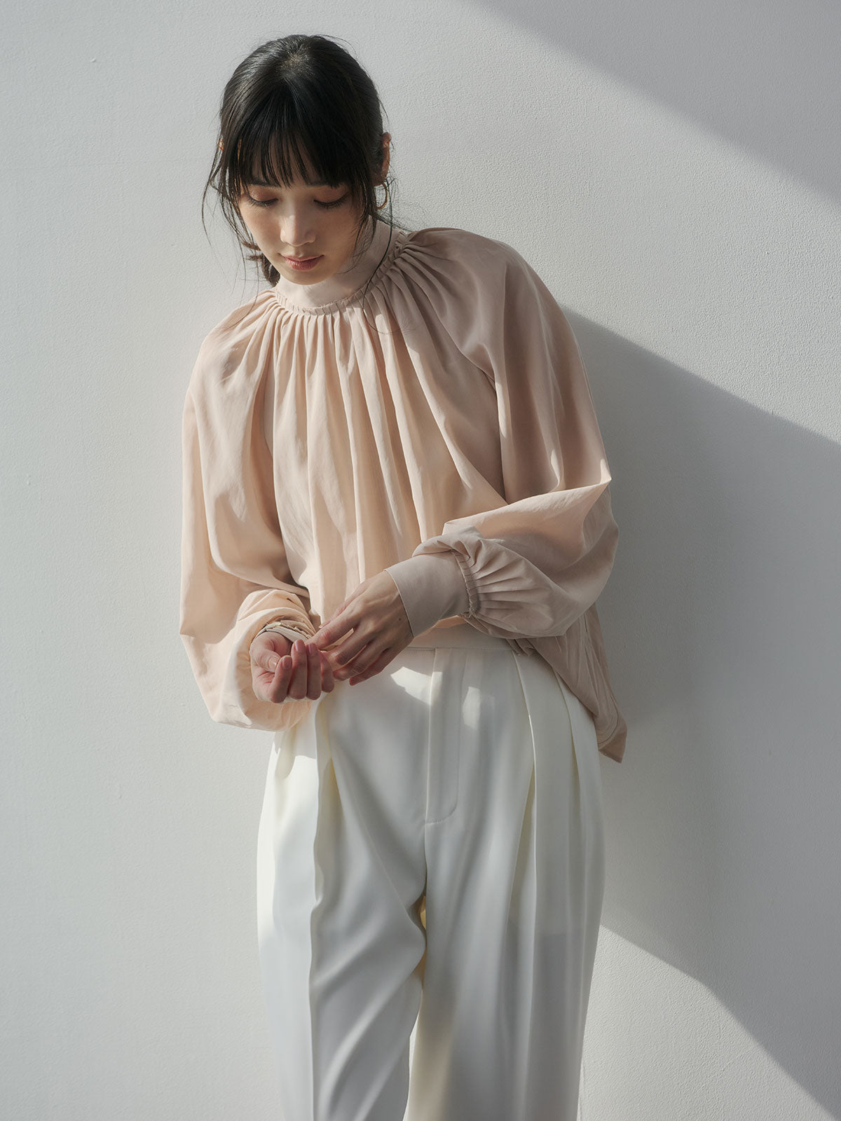 ダブルサテンテーパードパンツ